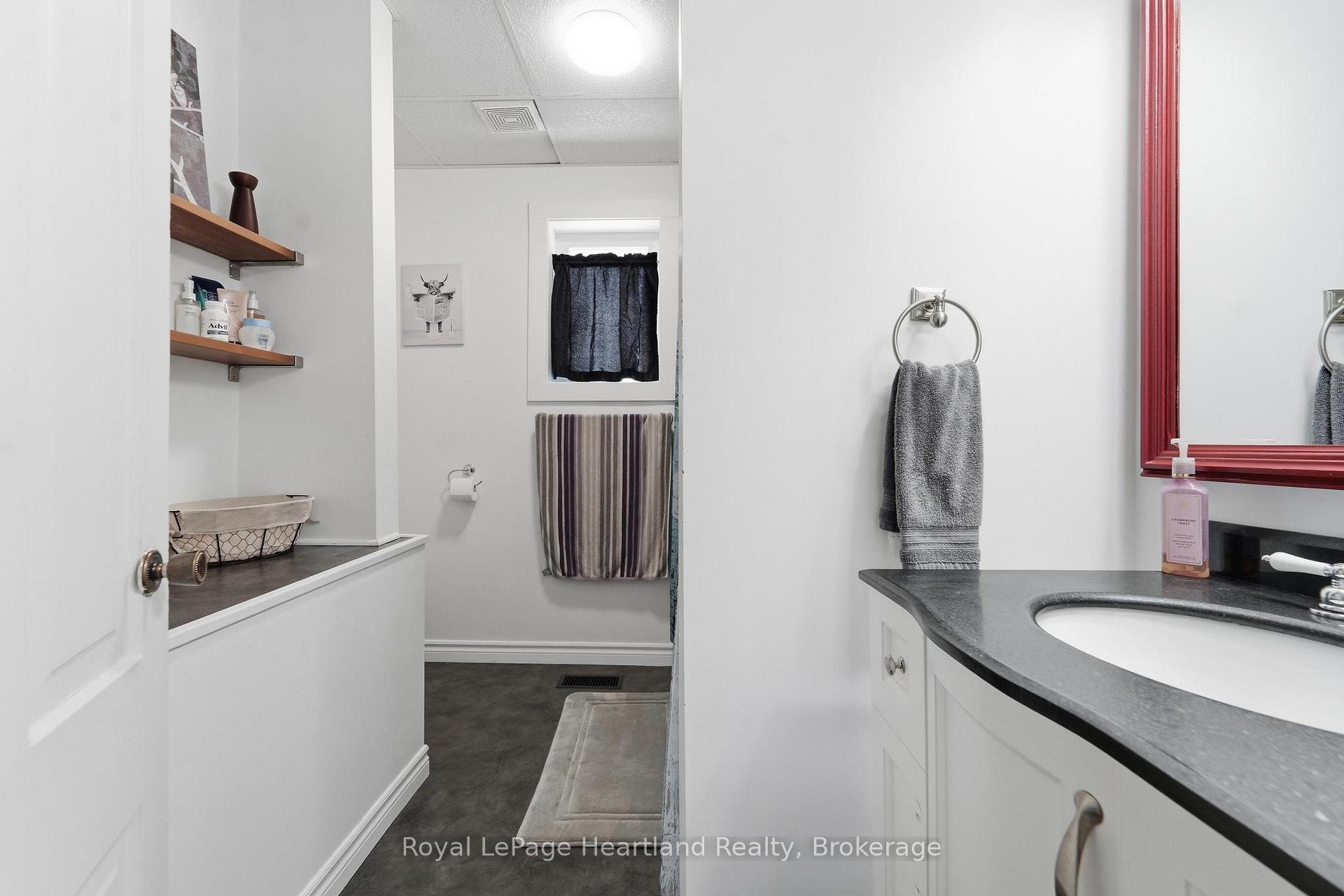 Photo 15 of 117 Quebec Street, Goderich, Goderich (Town) — HOMEH
