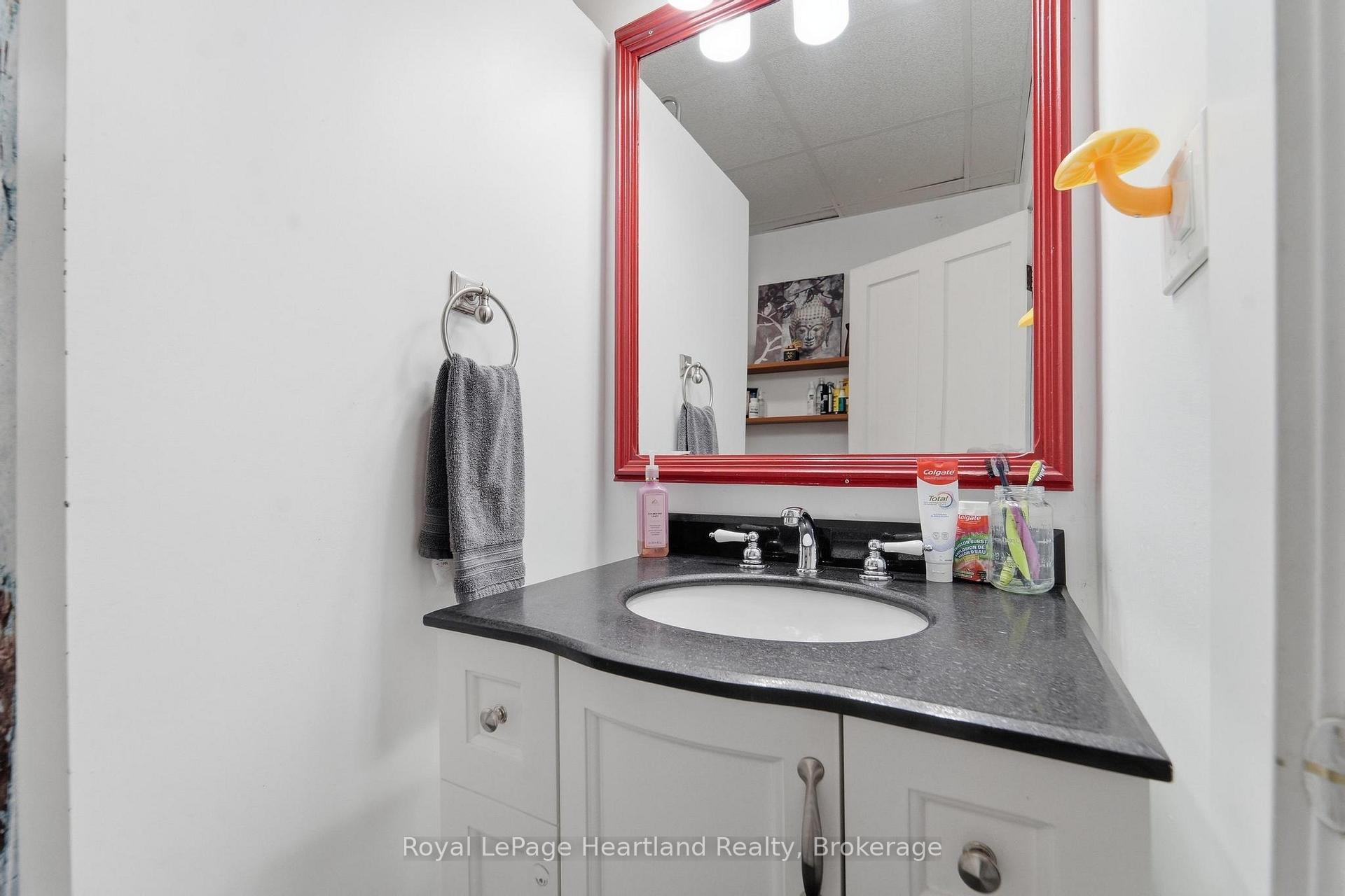 Photo 17 of 117 Quebec Street, Goderich, Goderich (Town) — HOMEH