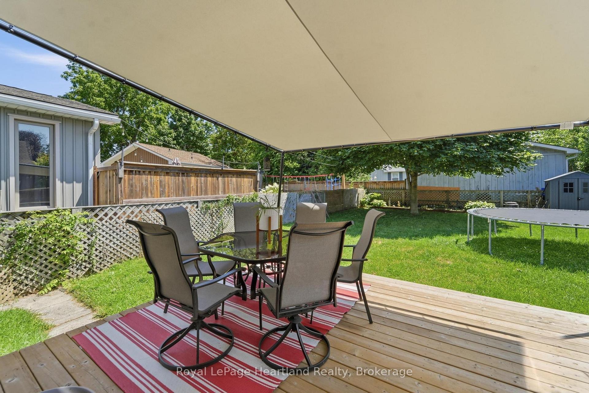 Photo 24 of 117 Quebec Street, Goderich, Goderich (Town) — HOMEH