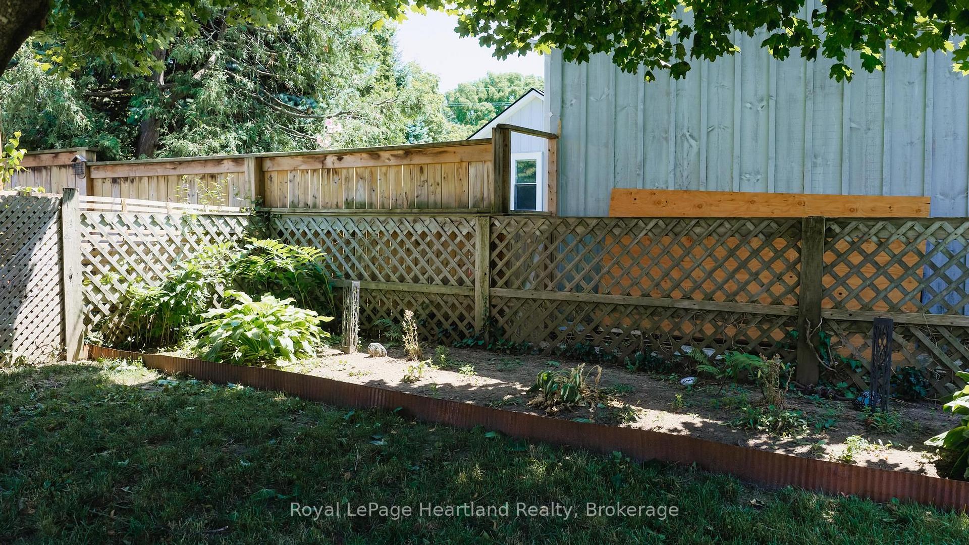 Photo 30 of 117 Quebec Street, Goderich, Goderich (Town) — HOMEH