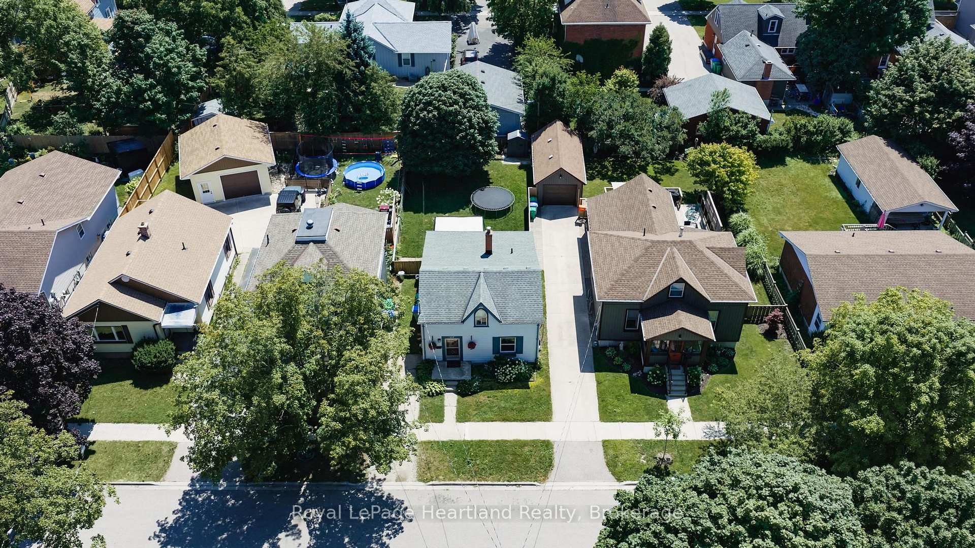 Photo 35 of 117 Quebec Street, Goderich, Goderich (Town) — HOMEH