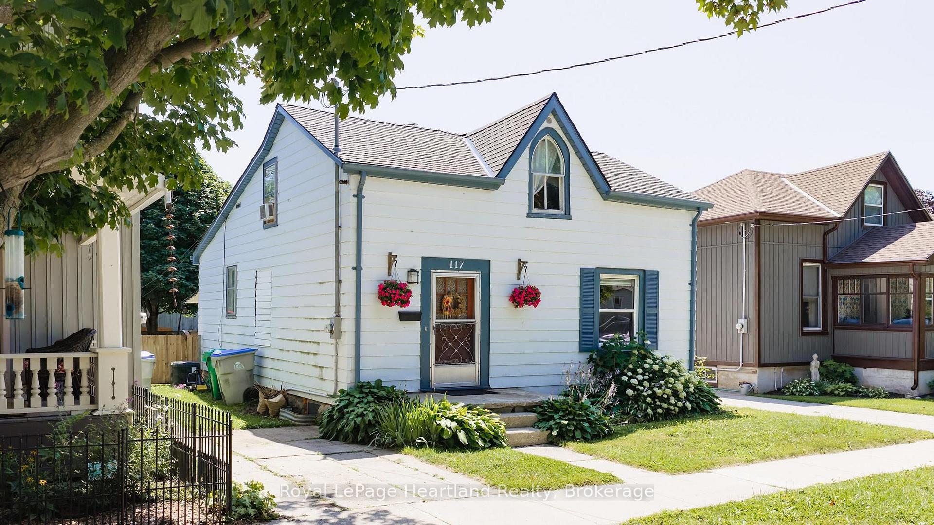 Photo 37 of 117 Quebec Street, Goderich, Goderich (Town) — HOMEH