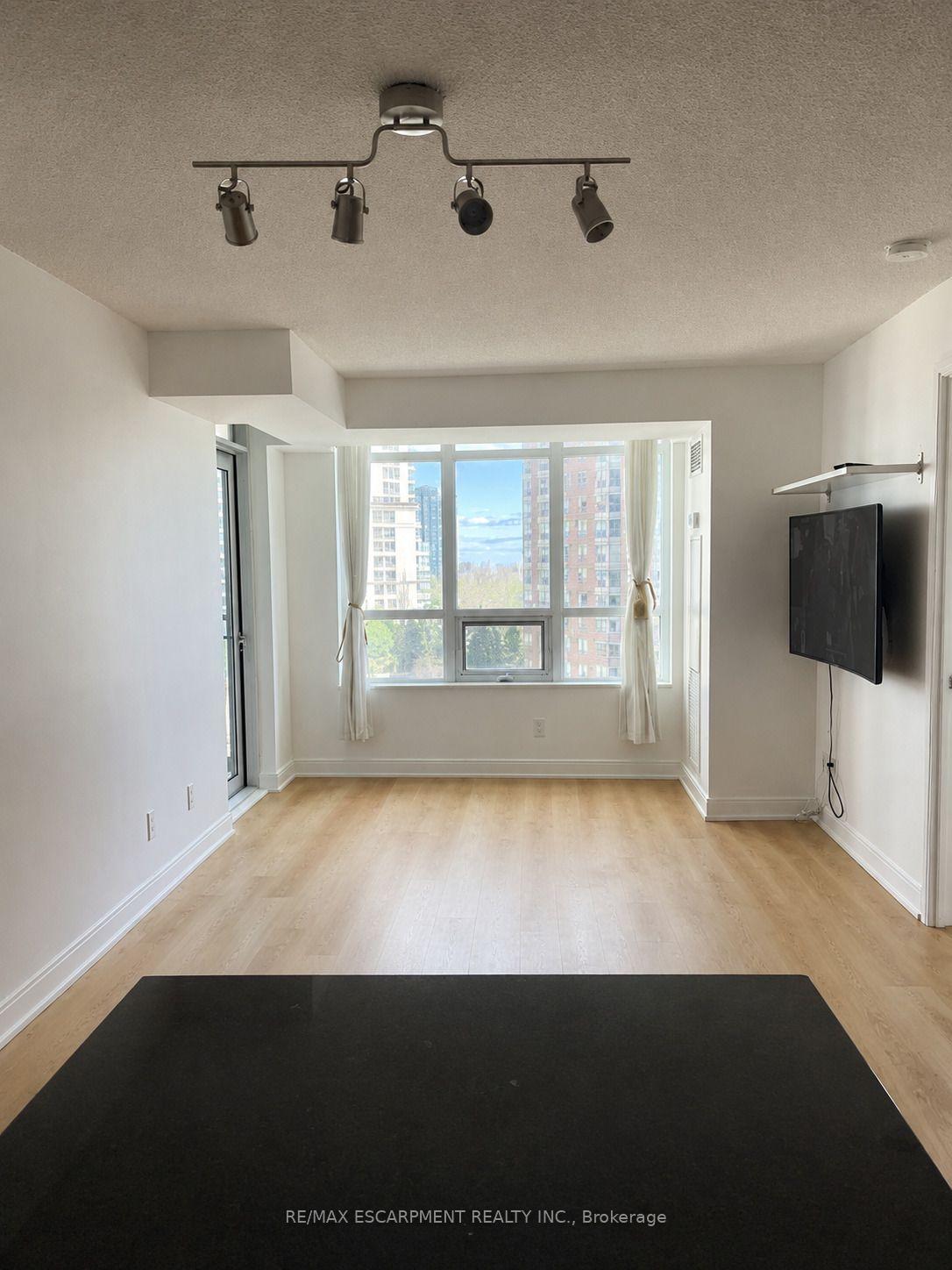 Photo 7 of Unit 708, 330 Burnhamthorpe Road W, Mississauga, City Centre — HOMEH