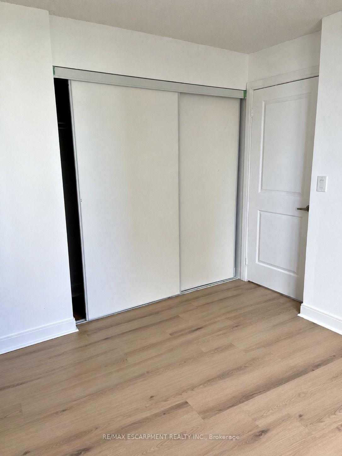 Photo 9 of Unit 708, 330 Burnhamthorpe Road W, Mississauga, City Centre — HOMEH