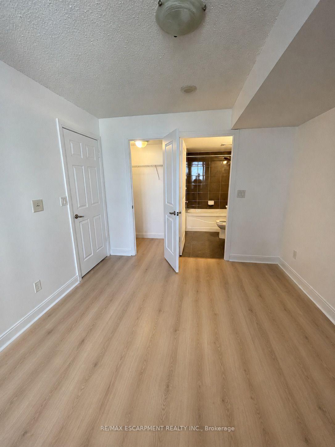 Photo 10 of Unit 708, 330 Burnhamthorpe Road W, Mississauga, City Centre — HOMEH