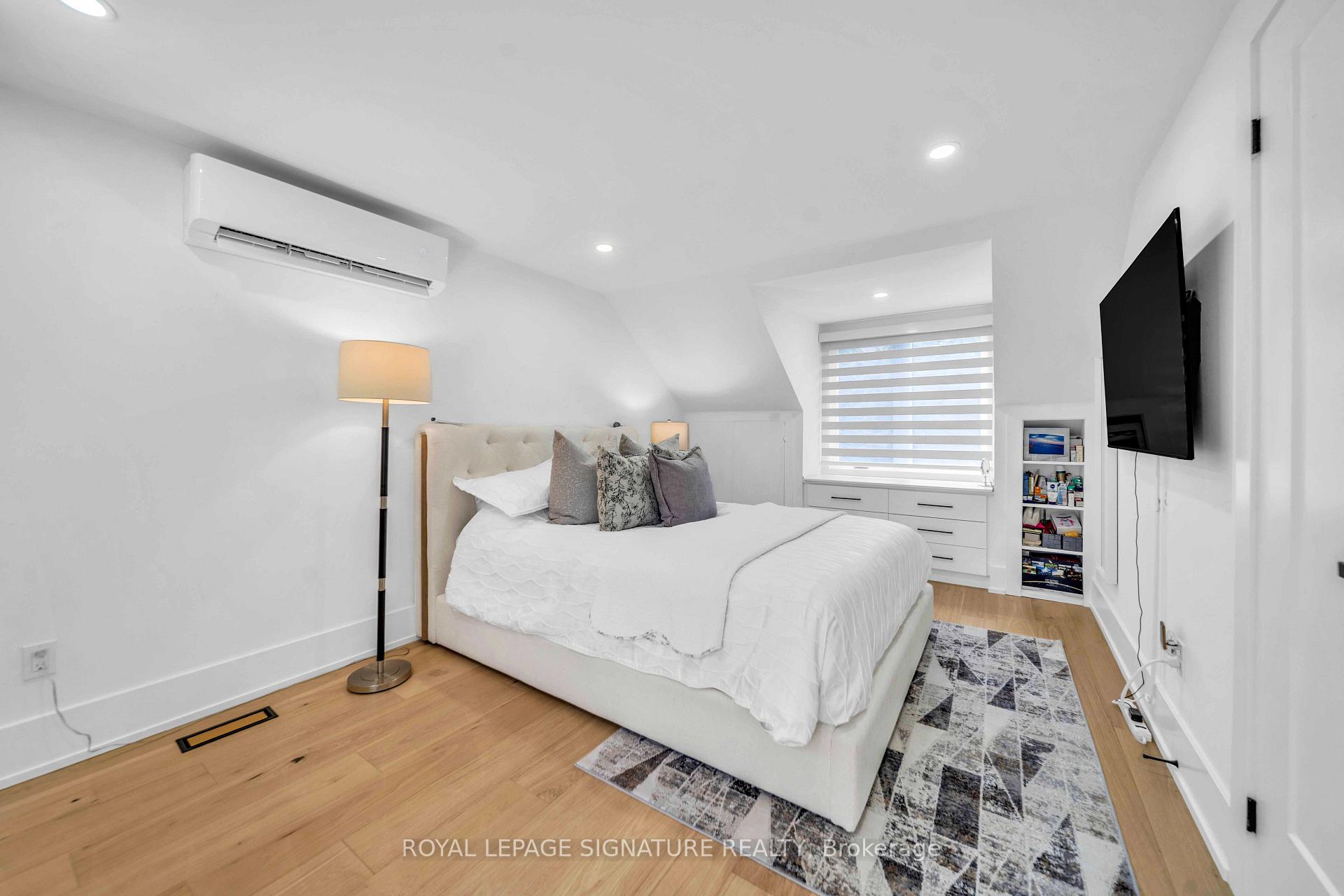 Photo 10 of 3 Pamcrest Drive, North York, Newtonbrook East — HOMEH