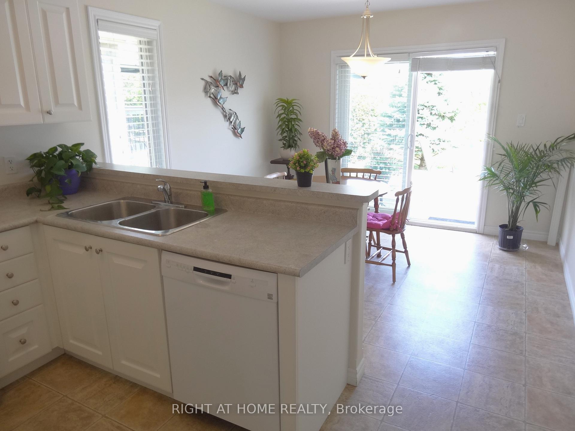 Photo 9 of 14 Matchett Crescent, Kawartha Lakes, Lindsay — HOMEH