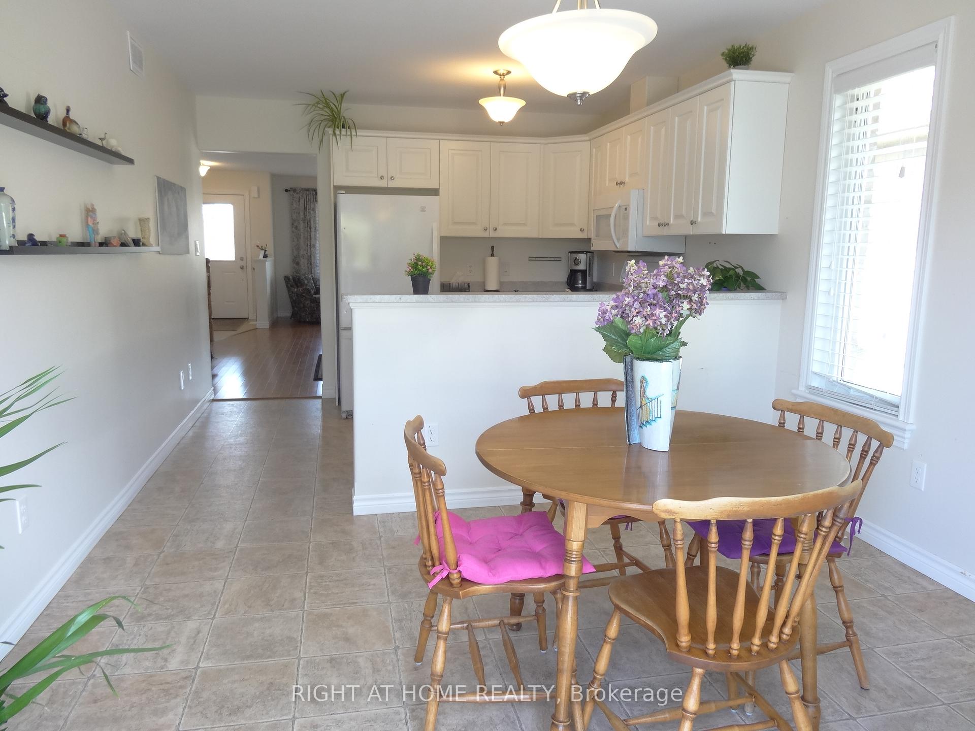 Photo 10 of 14 Matchett Crescent, Kawartha Lakes, Lindsay — HOMEH