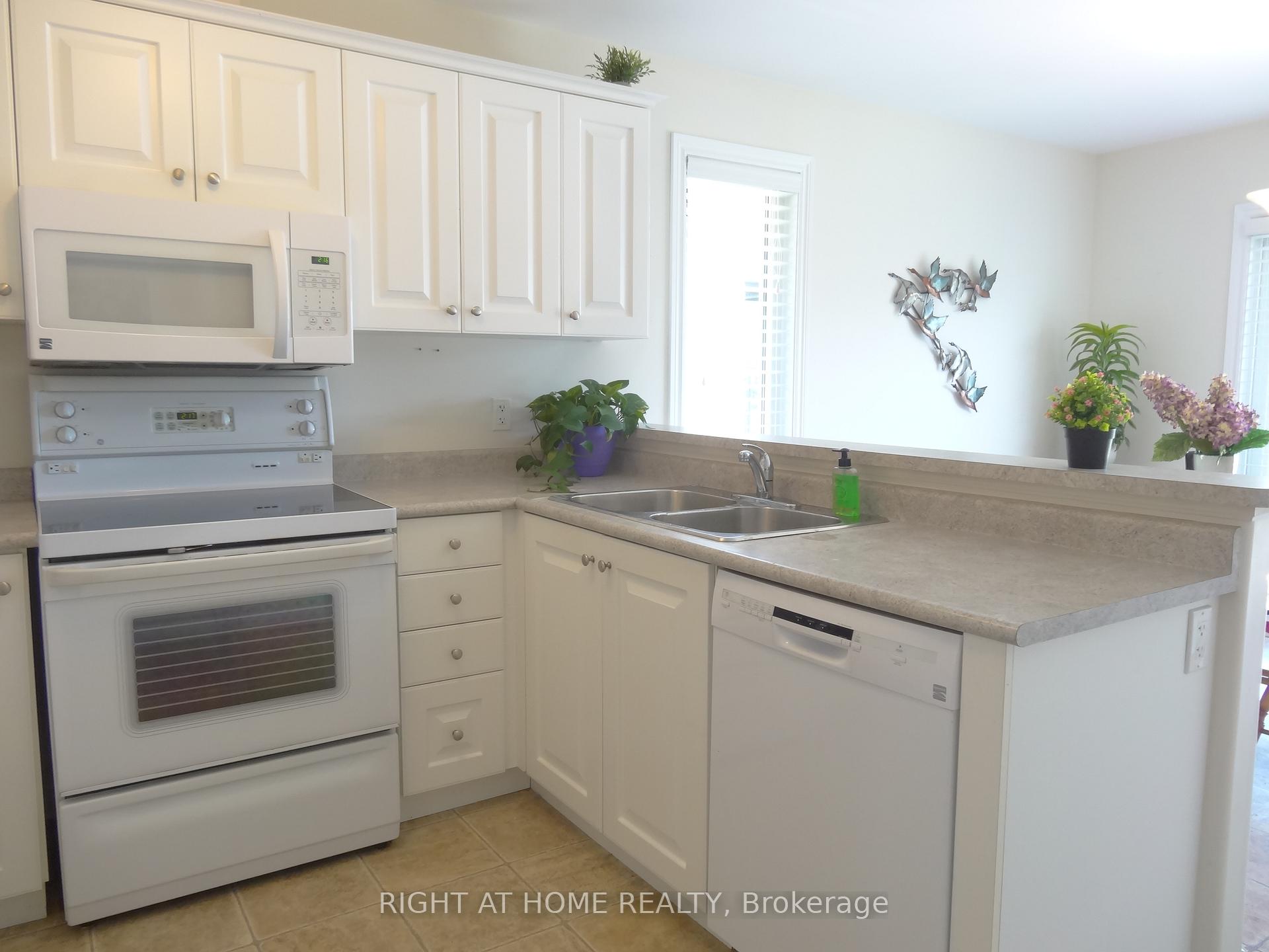 Photo 11 of 14 Matchett Crescent, Kawartha Lakes, Lindsay — HOMEH
