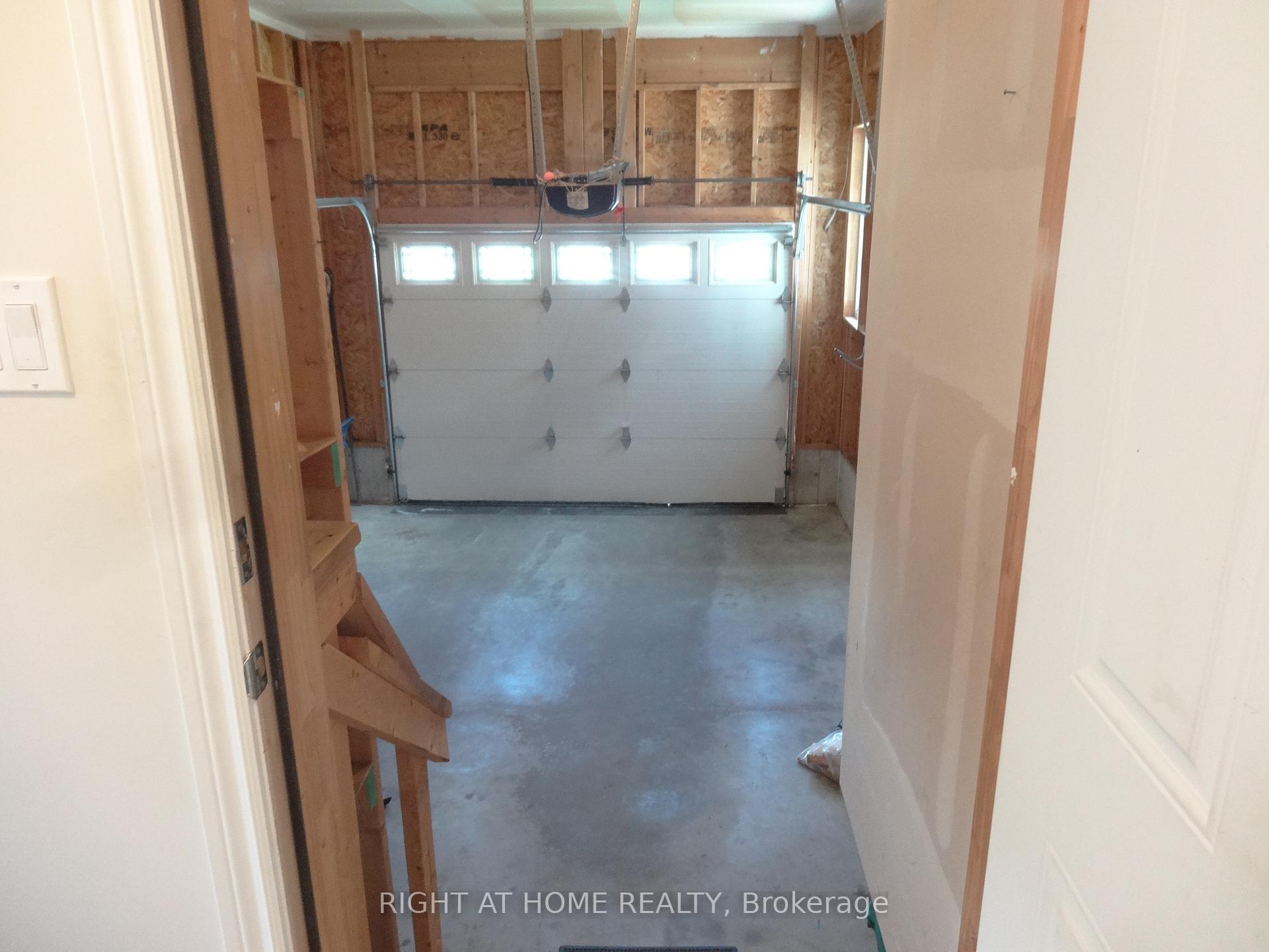 Photo 23 of 14 Matchett Crescent, Kawartha Lakes, Lindsay — HOMEH