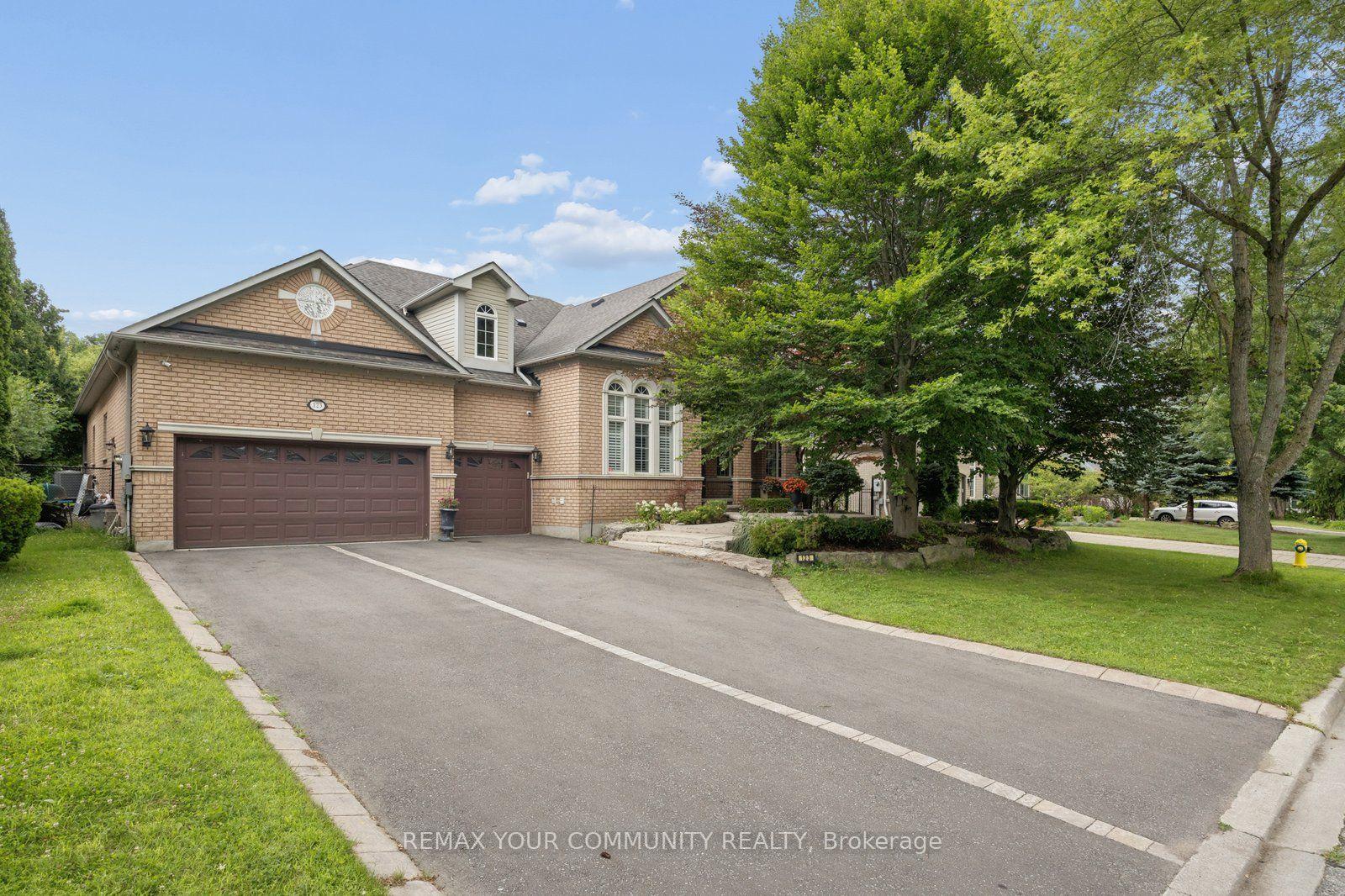 Photo 2 of 123 Laurentian Boulevard, Vaughan, Rural Vaughan — HOMEH
