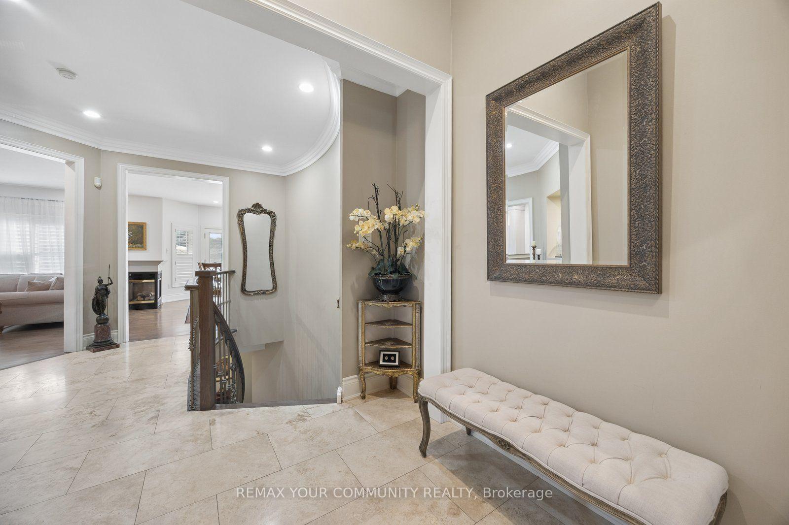 Photo 4 of 123 Laurentian Boulevard, Vaughan, Rural Vaughan — HOMEH