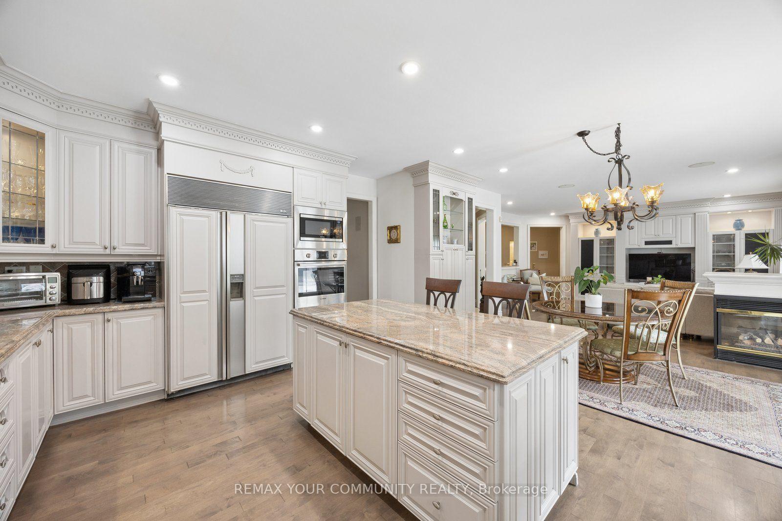 Photo 11 of 123 Laurentian Boulevard, Vaughan, Rural Vaughan — HOMEH