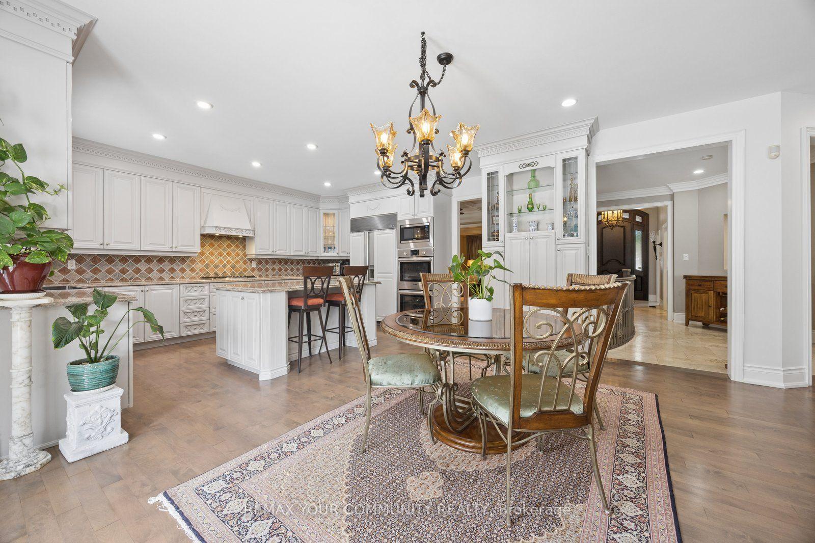 Photo 18 of 123 Laurentian Boulevard, Vaughan, Rural Vaughan — HOMEH