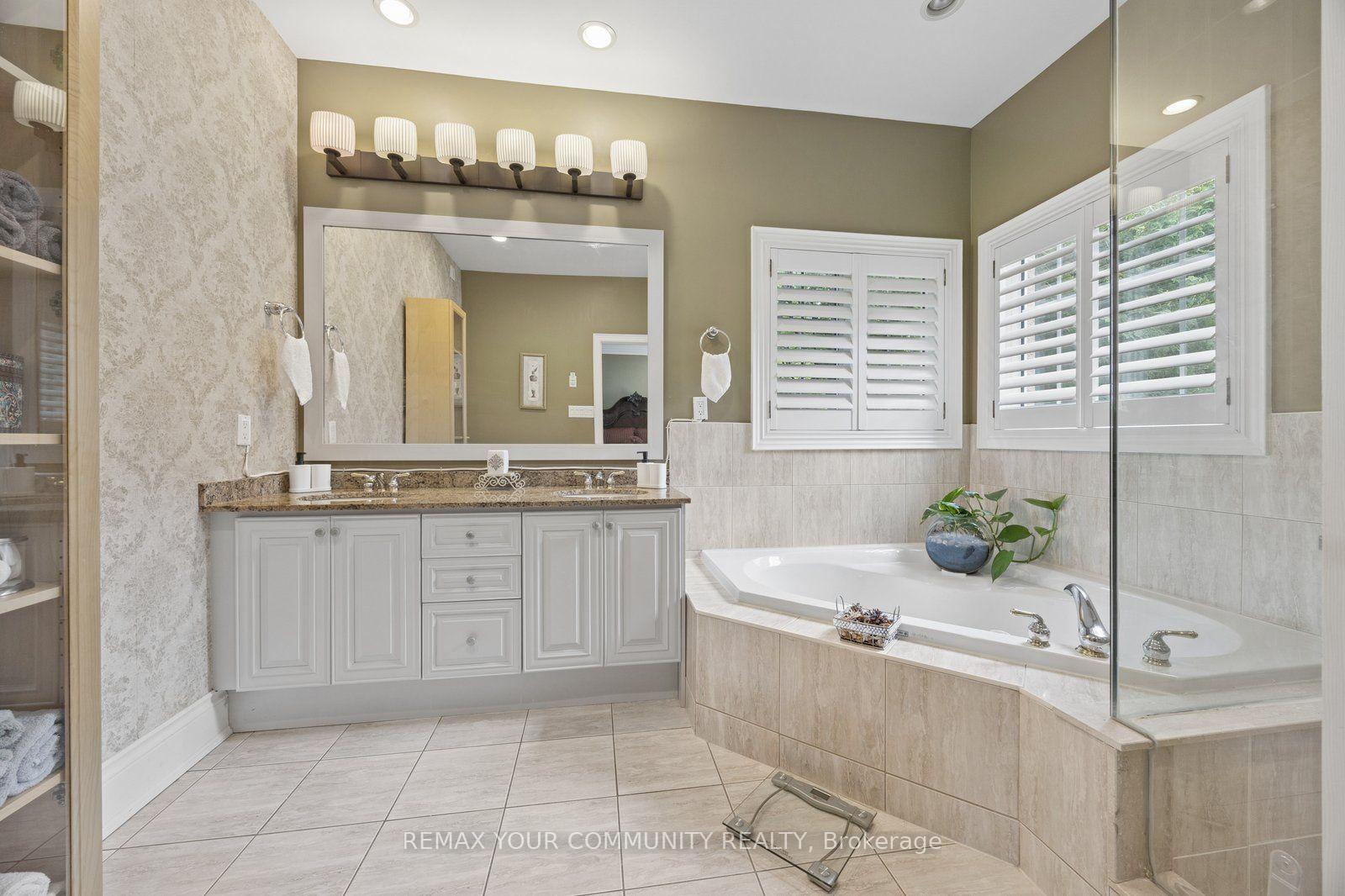 Photo 30 of 123 Laurentian Boulevard, Vaughan, Rural Vaughan — HOMEH