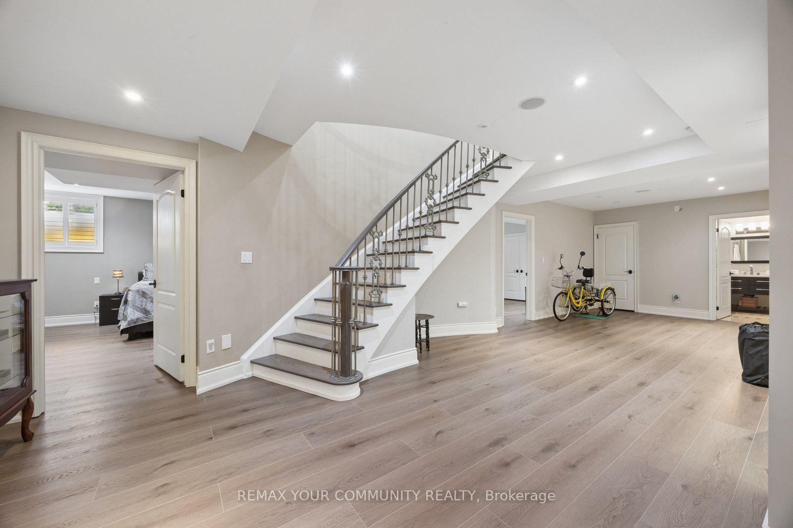 Photo 35 of 123 Laurentian Boulevard, Vaughan, Rural Vaughan — HOMEH