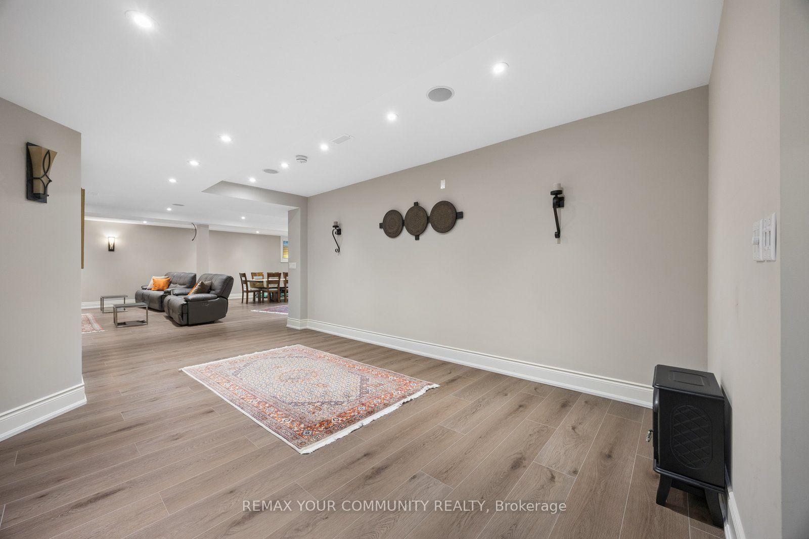 Photo 39 of 123 Laurentian Boulevard, Vaughan, Rural Vaughan — HOMEH