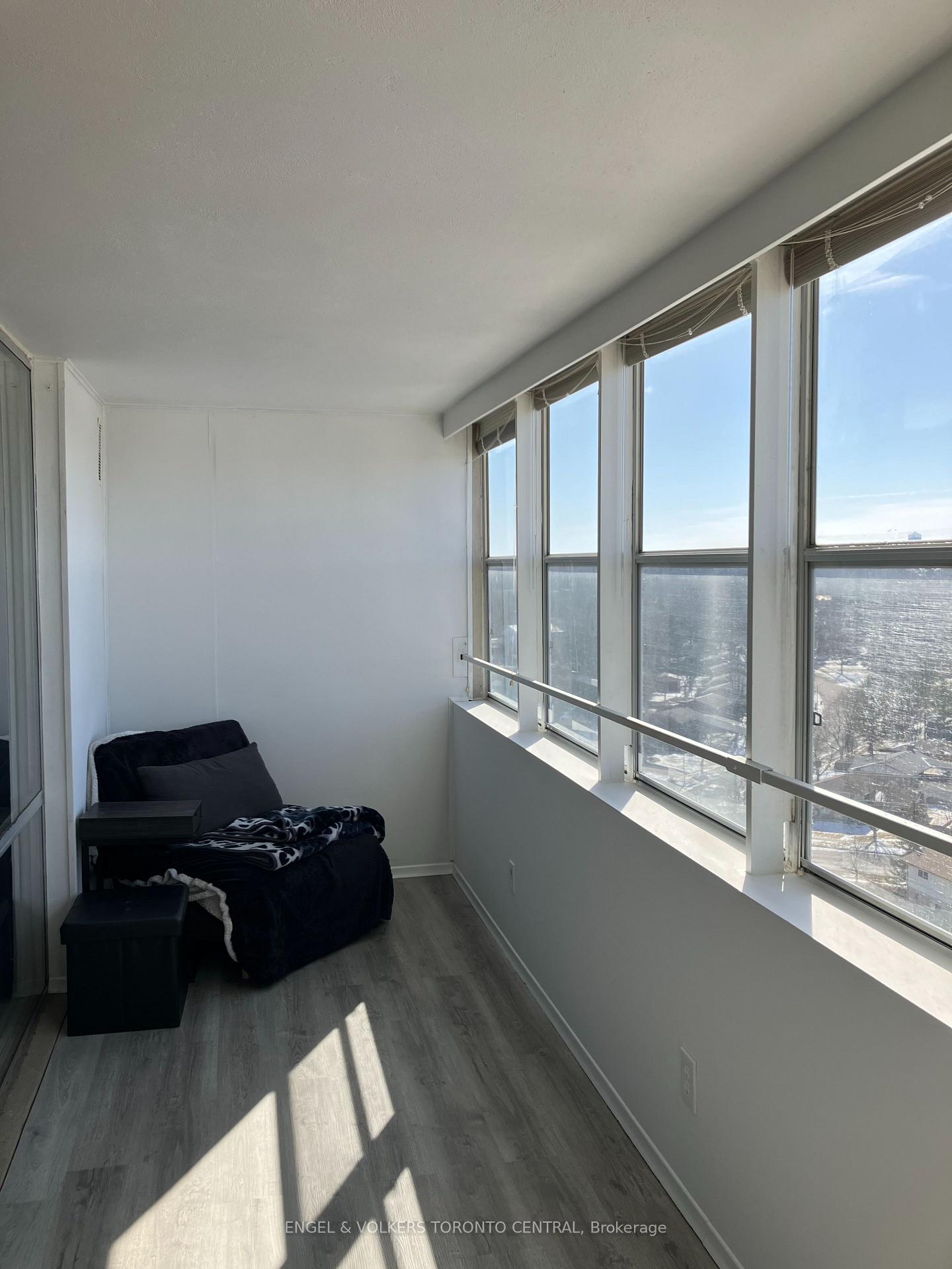 Photo 5 of Unit 1511, 225 Harvard Place, Waterloo, Lincoln Heights — HOMEH