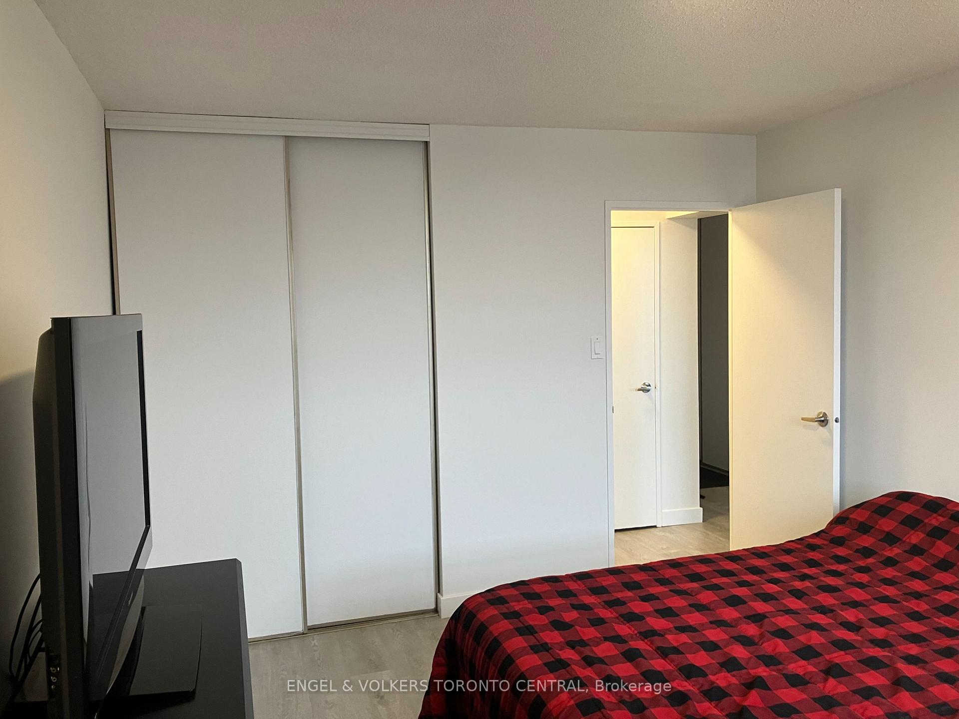 Photo 12 of Unit 1511, 225 Harvard Place, Waterloo, Lincoln Heights — HOMEH