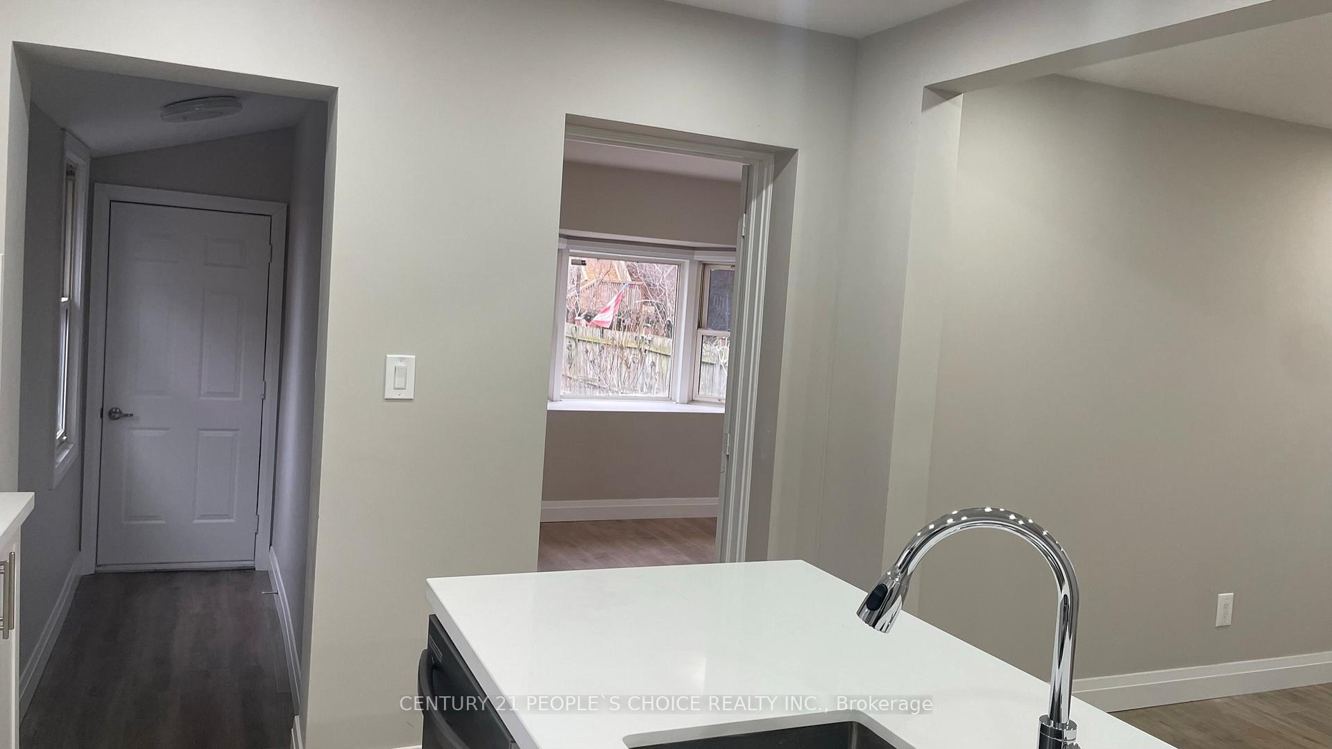 Photo 16 of 136 Edgemont Street N, Hamilton, Crown Point — HOMEH