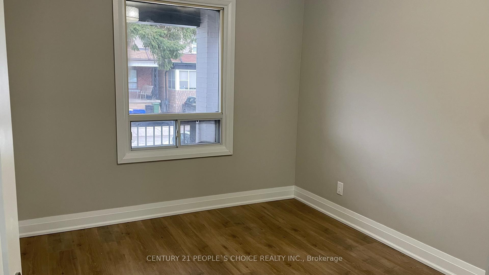 Photo 18 of 136 Edgemont Street N, Hamilton, Crown Point — HOMEH