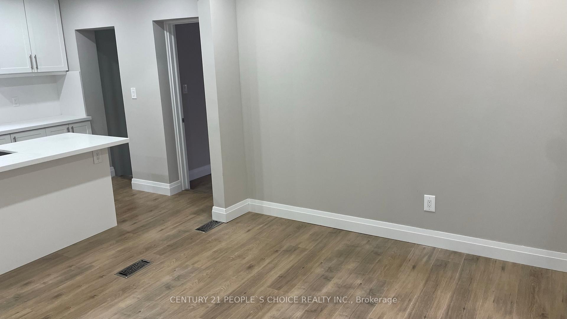 Photo 20 of 136 Edgemont Street N, Hamilton, Crown Point — HOMEH