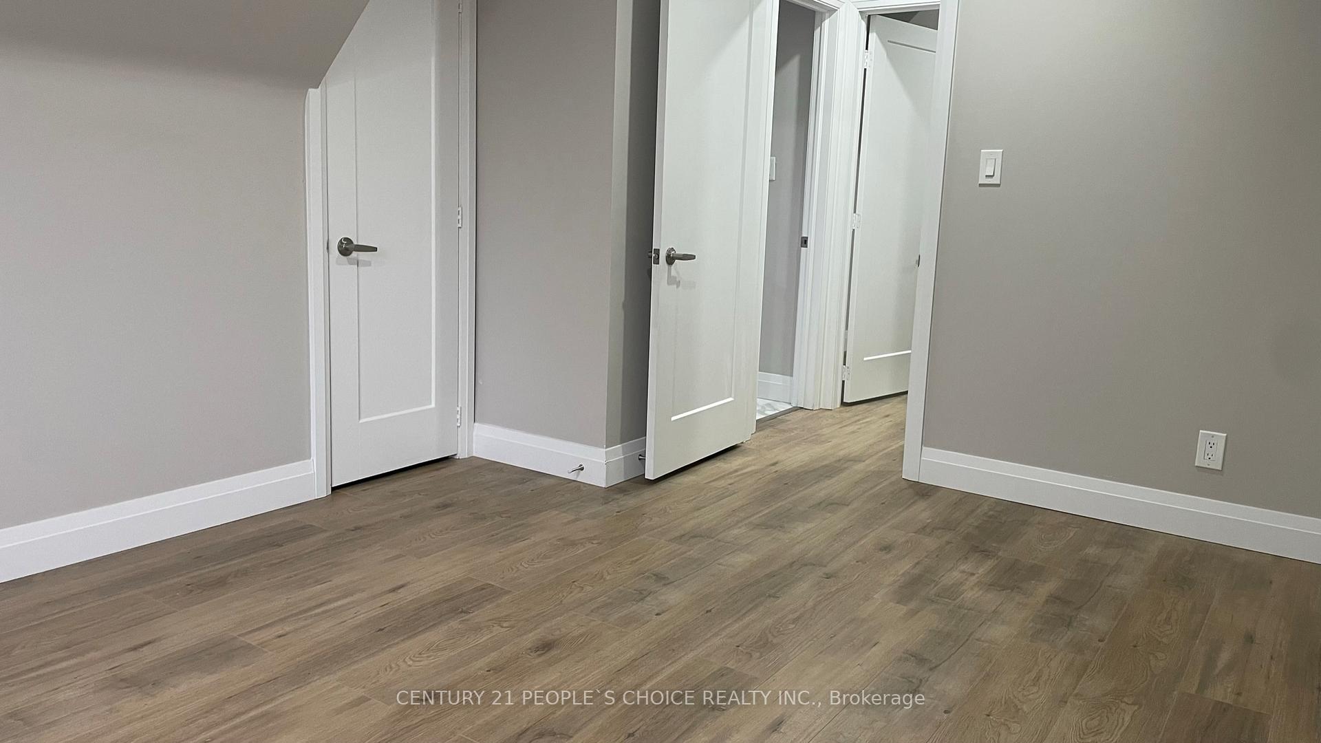 Photo 28 of 136 Edgemont Street N, Hamilton, Crown Point — HOMEH