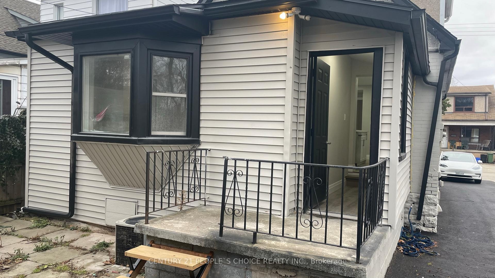 Photo 38 of 136 Edgemont Street N, Hamilton, Crown Point — HOMEH