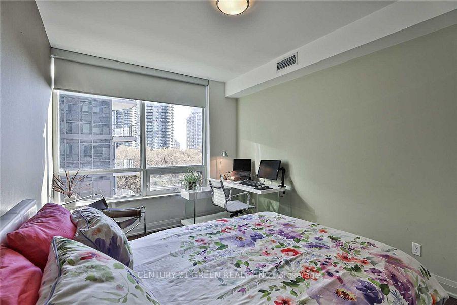 Photo 5 of Unit 303, 36 Park Lawn Road, Etobicoke, Mimico — HOMEH