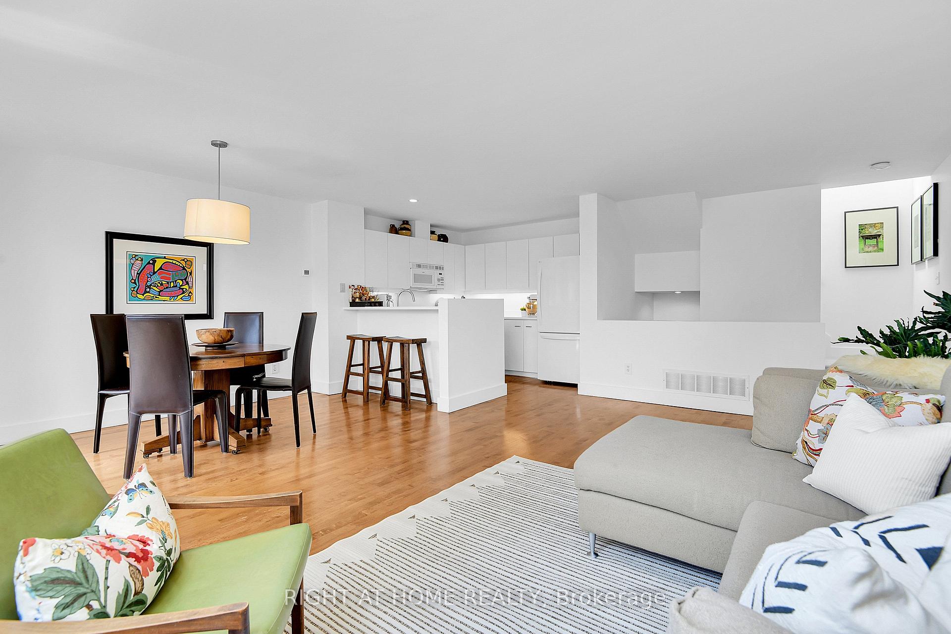 Photo 10 of 239A Sunnyside Avenue, Ottawa, Old Ottawa South — HOMEH