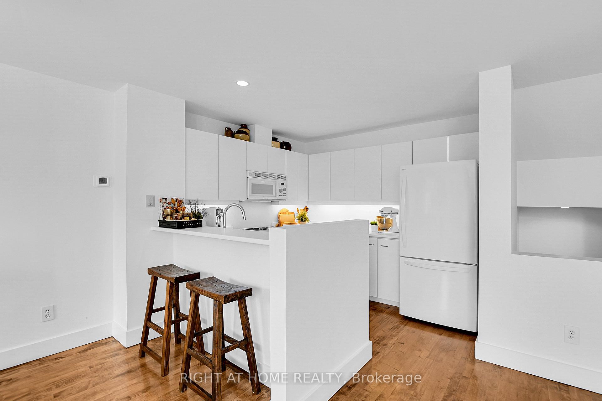 Photo 14 of 239A Sunnyside Avenue, Ottawa, Old Ottawa South — HOMEH