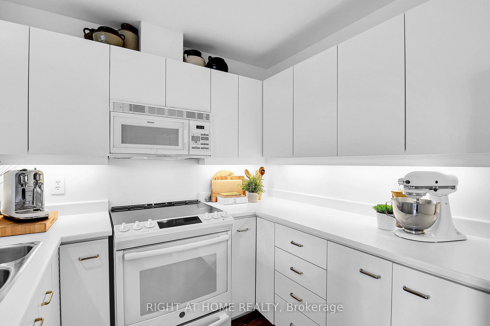 Photo 16 of 239A Sunnyside Avenue, Ottawa, Old Ottawa South — HOMEH