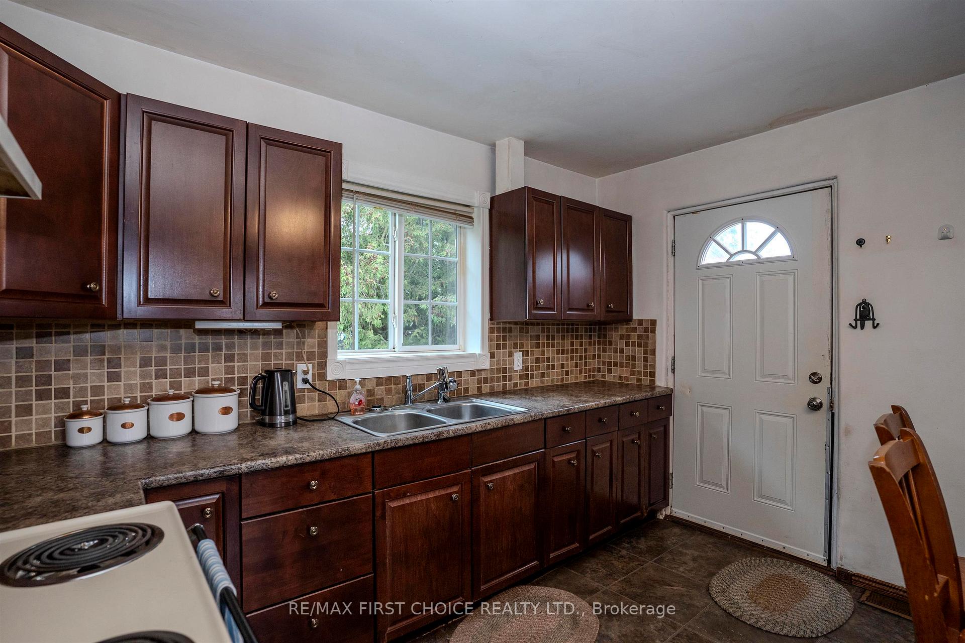 Photo 7 of 237 Finlayson Street, Thunder Bay, East End — HOMEH