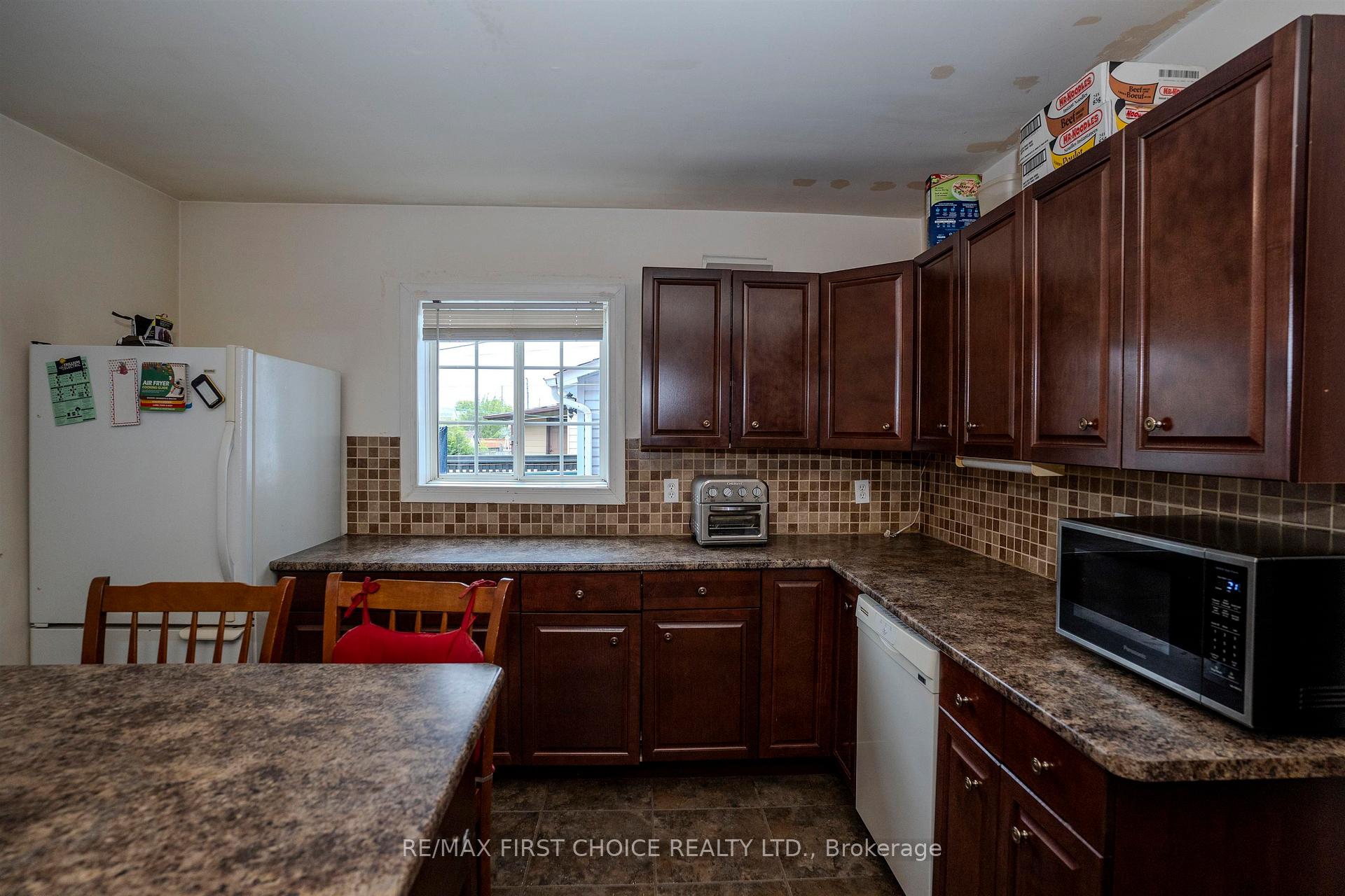 Photo 8 of 237 Finlayson Street, Thunder Bay, East End — HOMEH