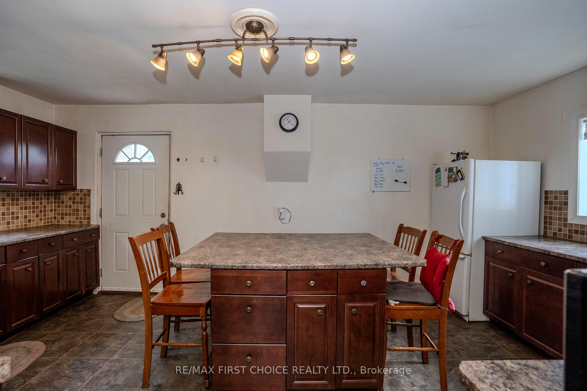 Photo 10 of 237 Finlayson Street, Thunder Bay, East End — HOMEH