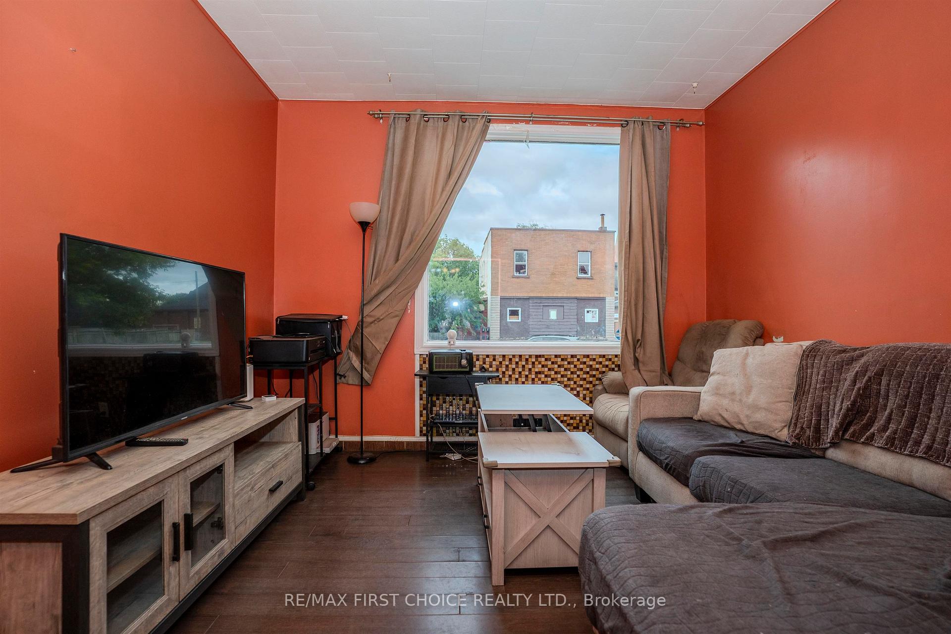 Photo 12 of 237 Finlayson Street, Thunder Bay, East End — HOMEH