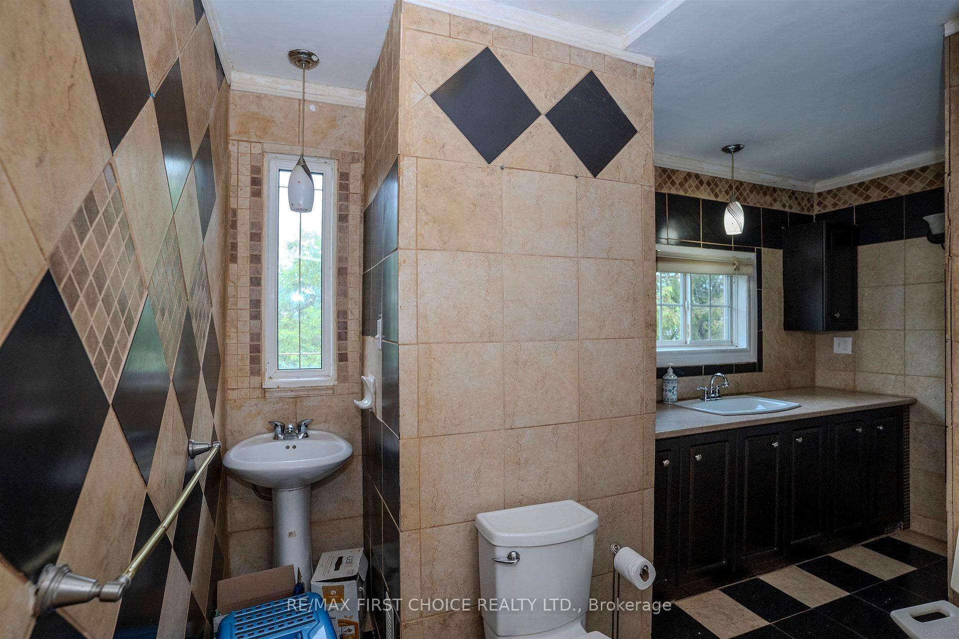 Photo 21 of 237 Finlayson Street, Thunder Bay, East End — HOMEH