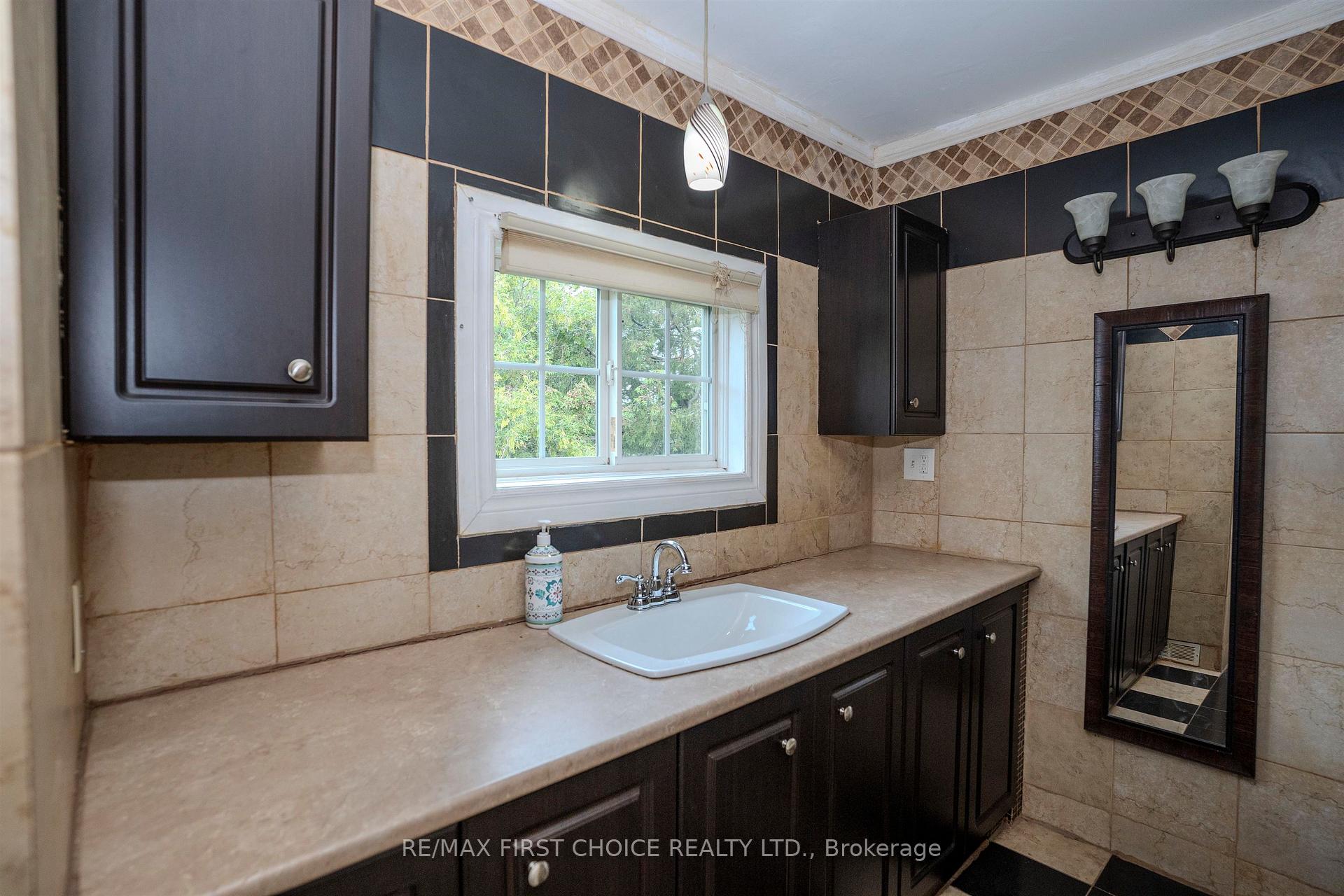 Photo 22 of 237 Finlayson Street, Thunder Bay, East End — HOMEH