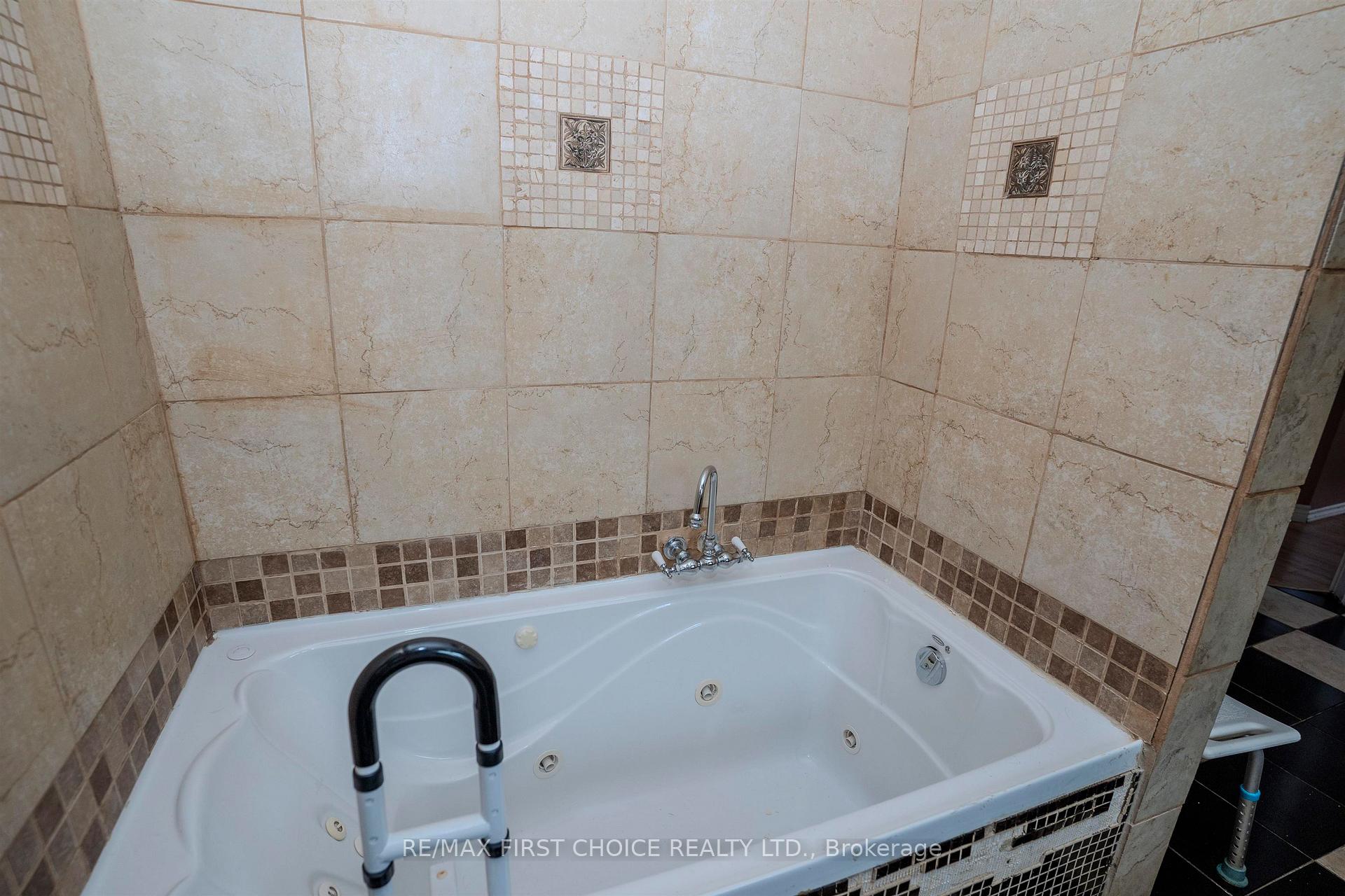 Photo 23 of 237 Finlayson Street, Thunder Bay, East End — HOMEH