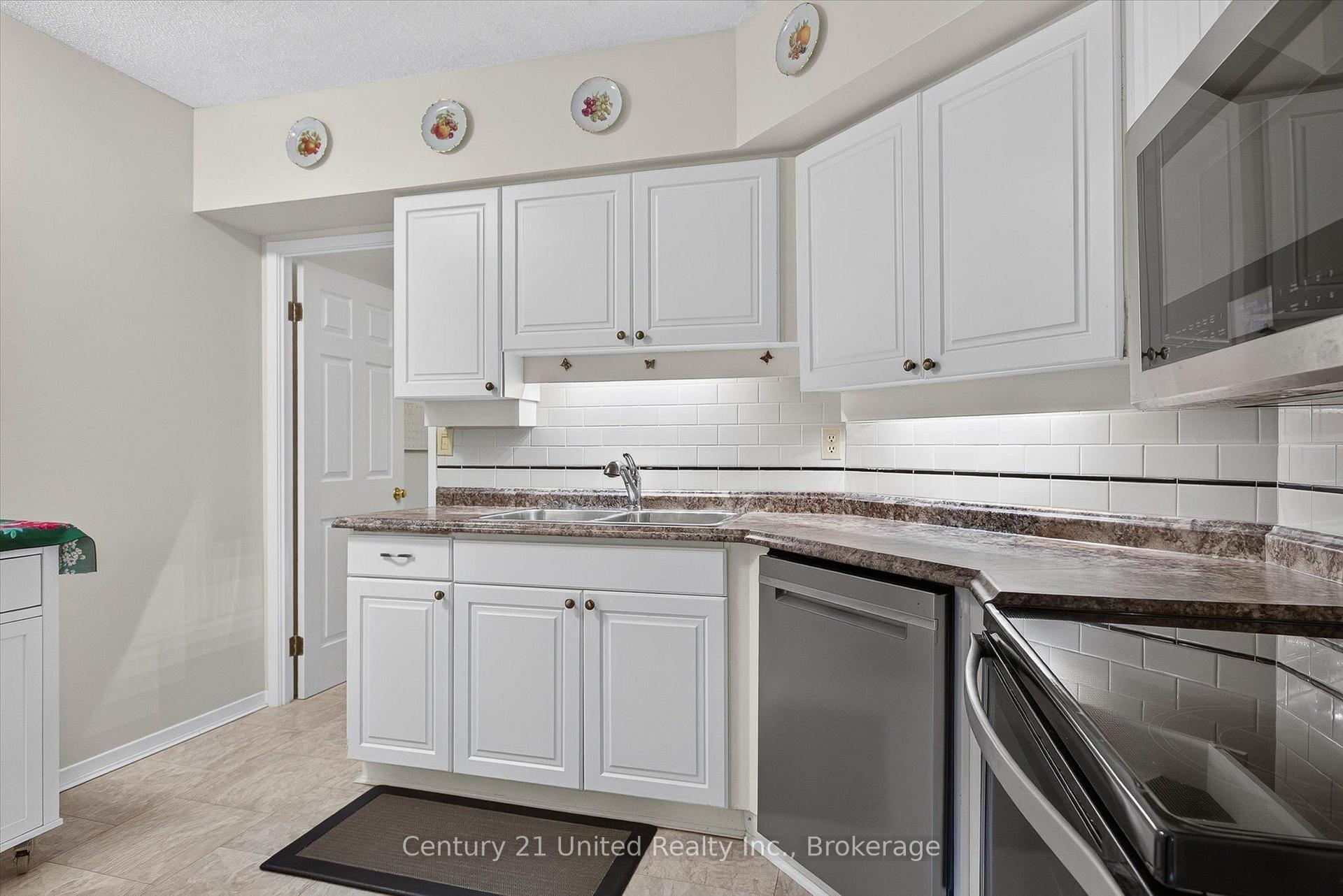 Photo 6 of Unit 203, 1818 Cherryhill Road, Peterborough, Monaghan Ward 2 — HOMEH
