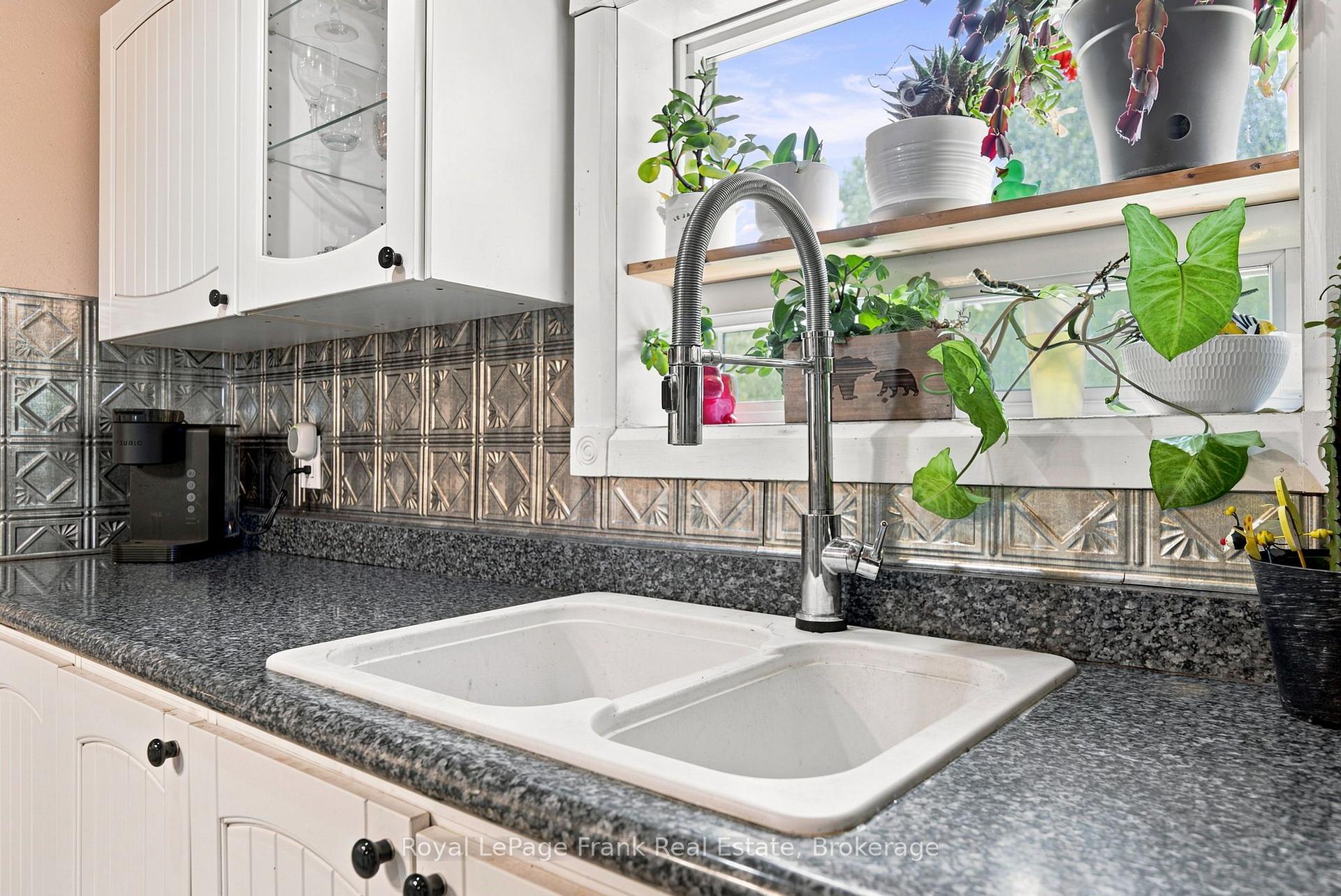 Photo 16 of 661 Fingerboard Road, Kawartha Lakes, Manilla — HOMEH