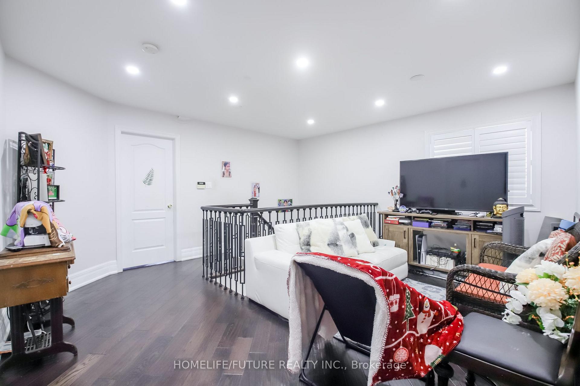 Photo 21 of 20 Mingay Avenue, Markham, Wismer — HOMEH