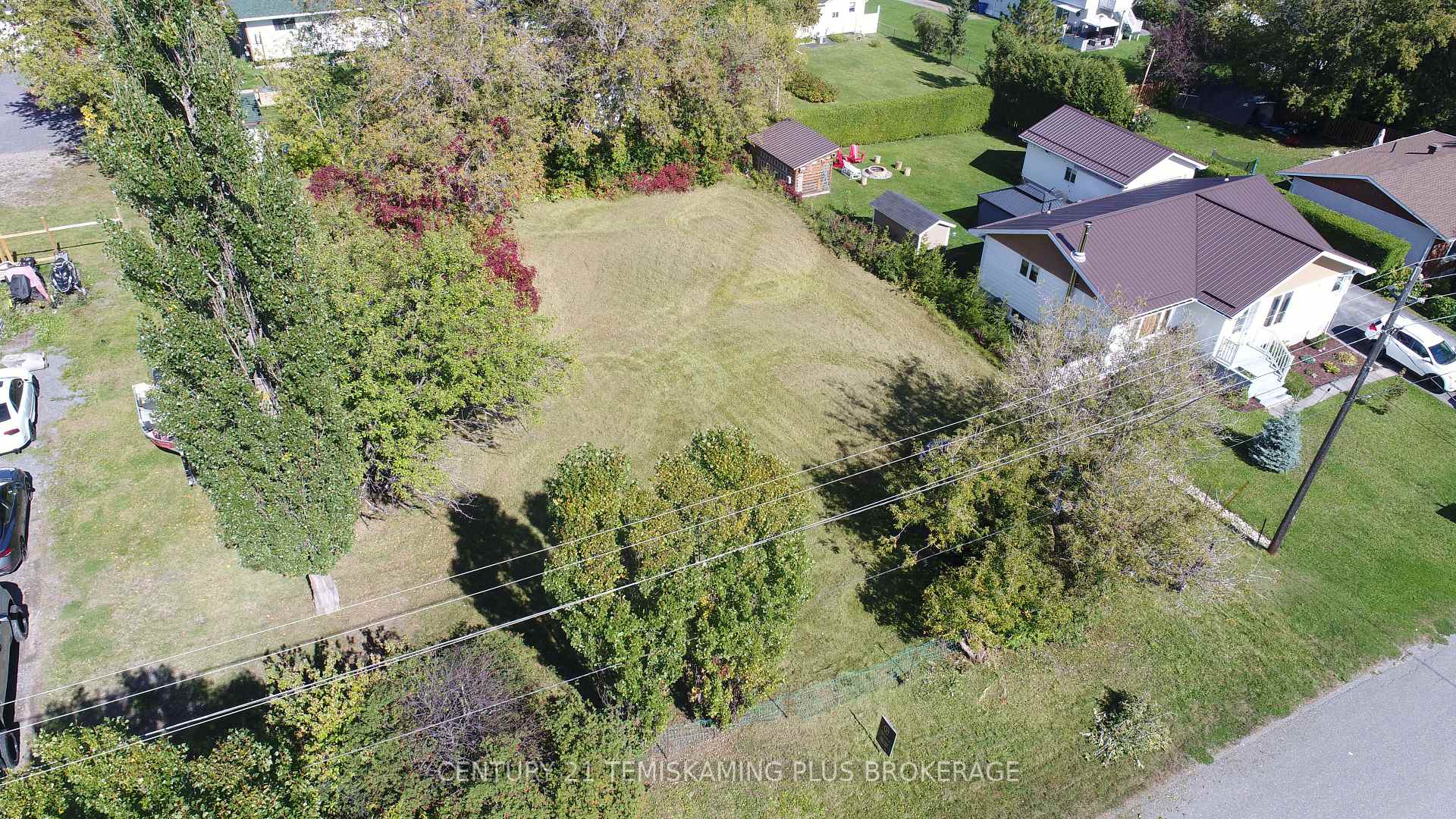 Photo 4 of 141-142 Algonquin Drive, Temiskaming Shores, Haileybury — HOMEH
