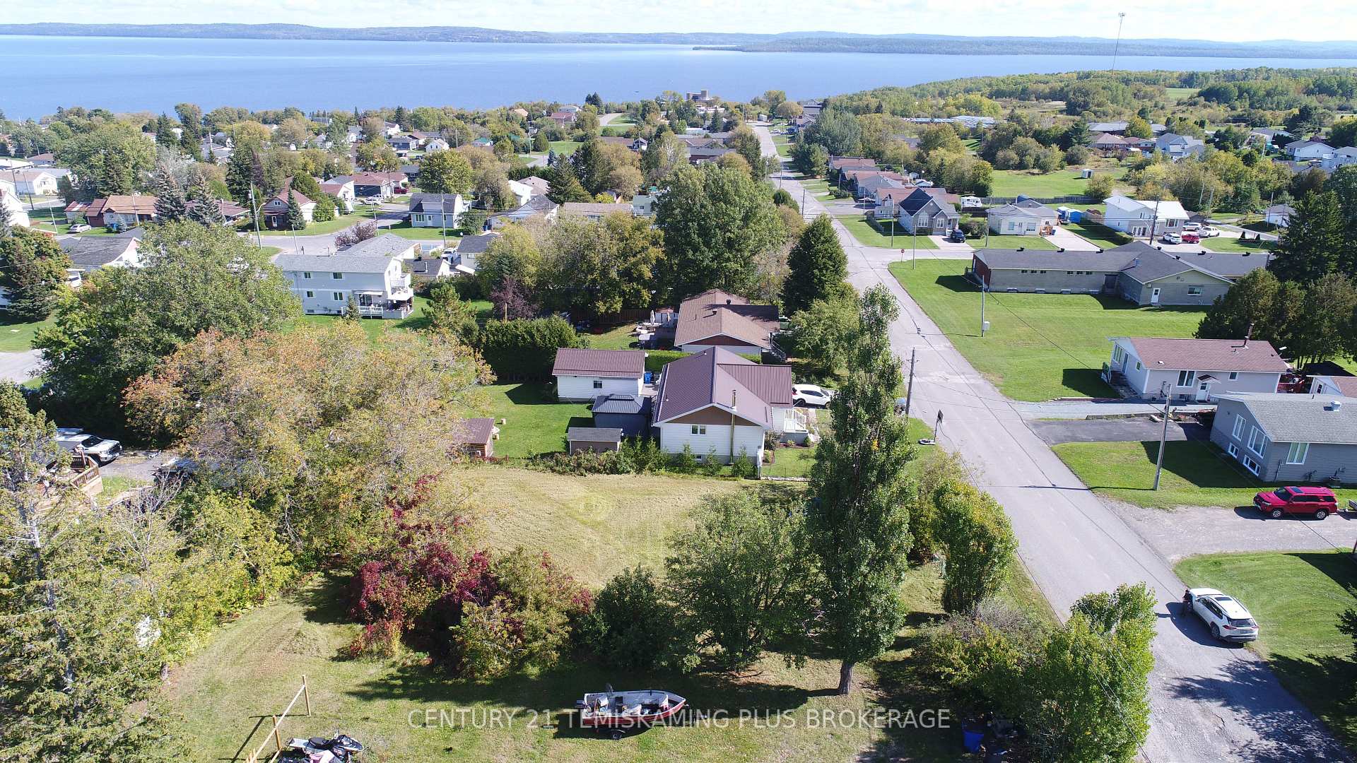 Photo 5 of 141-142 Algonquin Drive, Temiskaming Shores, Haileybury — HOMEH