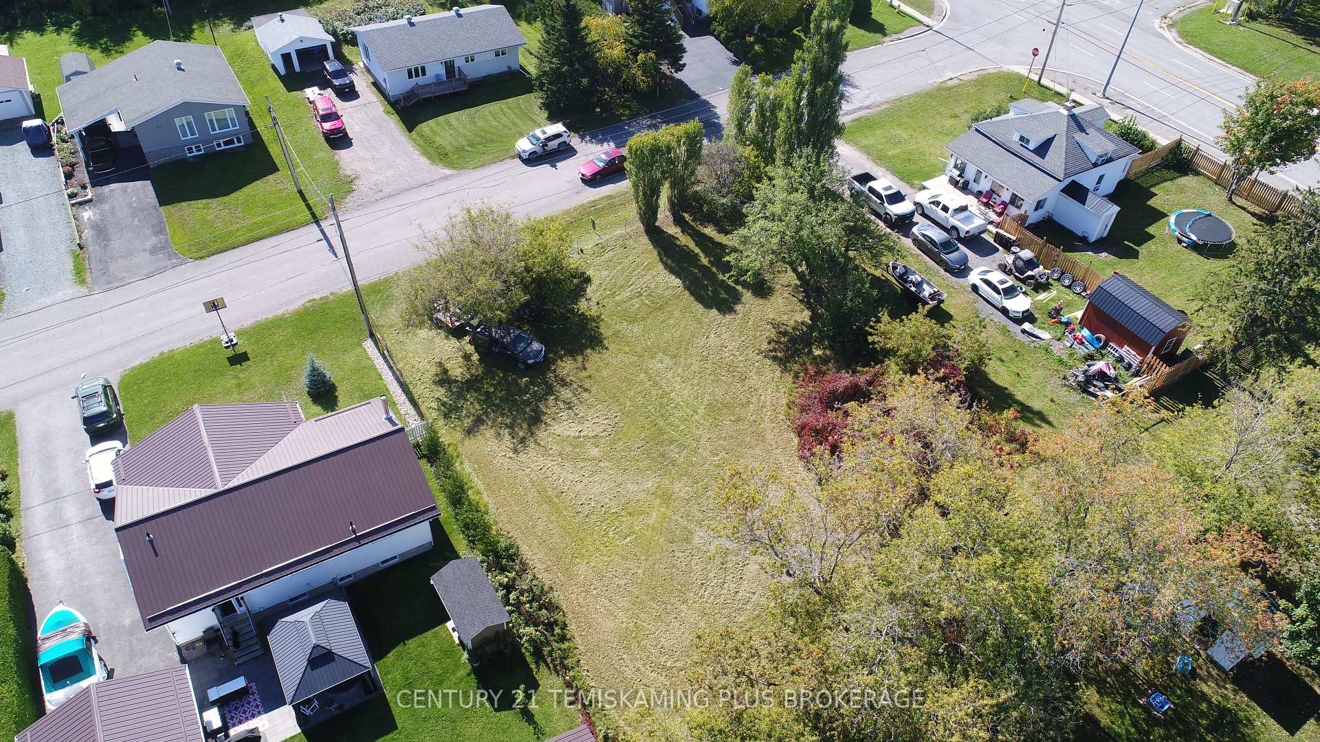 Photo 7 of 141-142 Algonquin Drive, Temiskaming Shores, Haileybury — HOMEH
