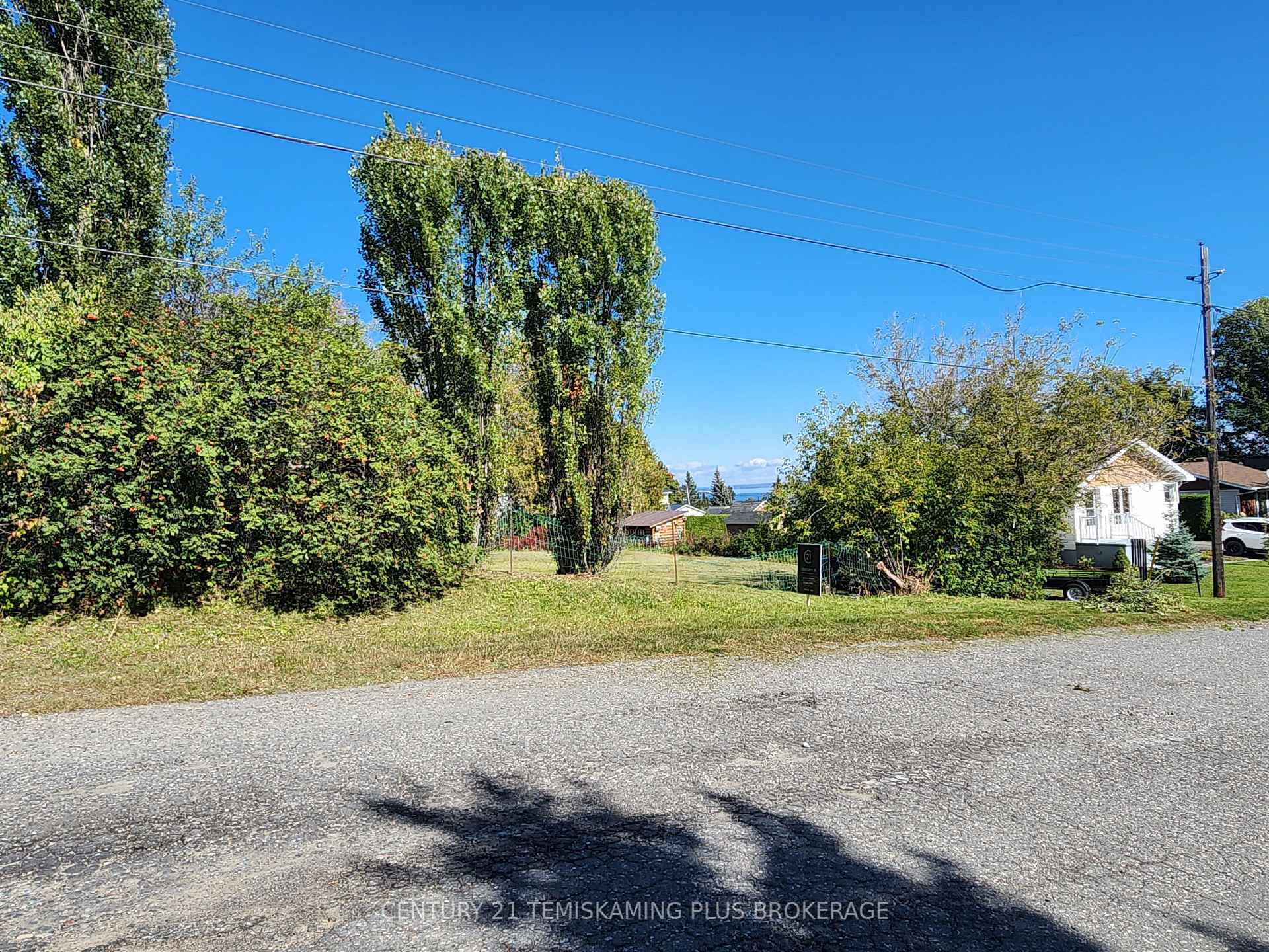Photo 10 of 141-142 Algonquin Drive, Temiskaming Shores, Haileybury — HOMEH