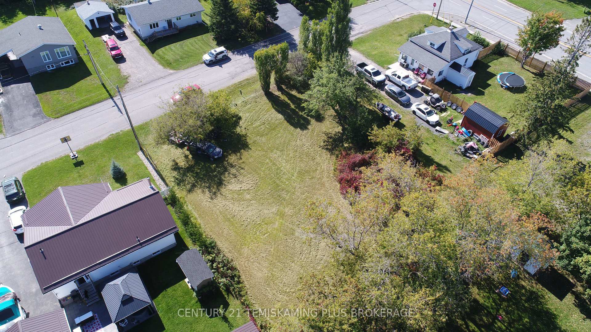 Photo 15 of 141-142 Algonquin Drive, Temiskaming Shores, Haileybury — HOMEH