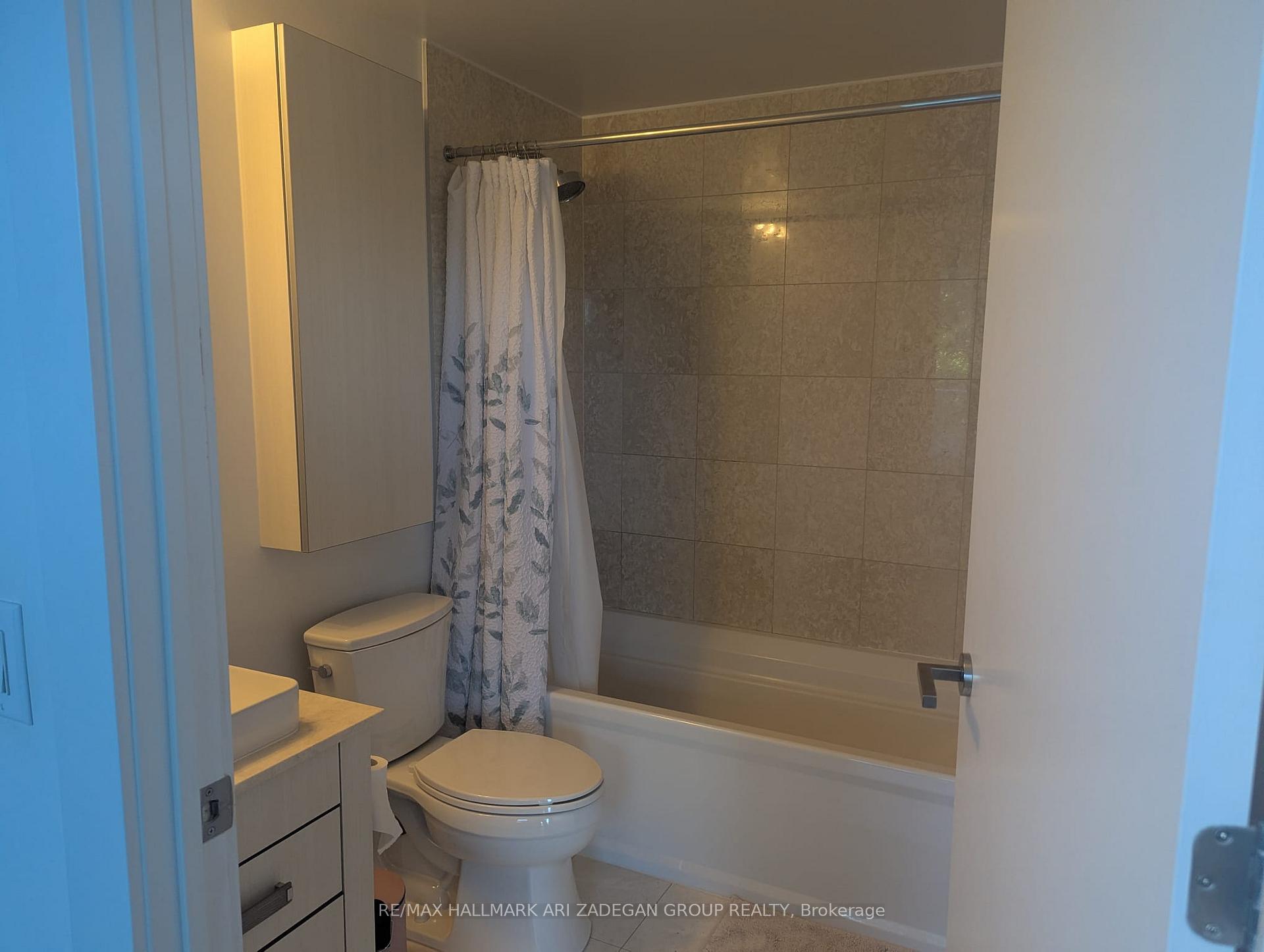 Photo 3 of Unit 514, 3018 Yonge Street, Toronto, Lawrence Park South — HOMEH