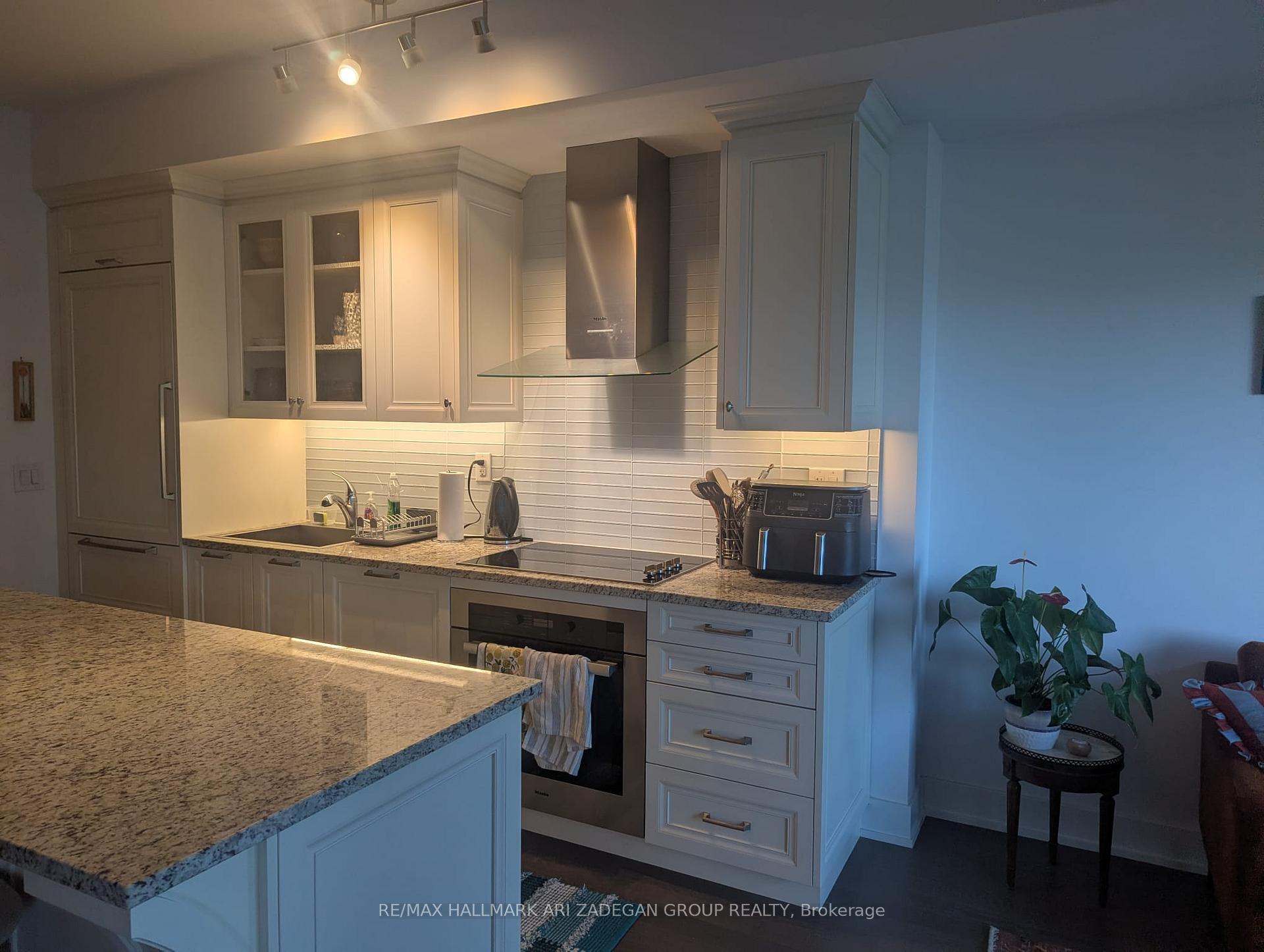 Photo 7 of Unit 514, 3018 Yonge Street, Toronto, Lawrence Park South — HOMEH