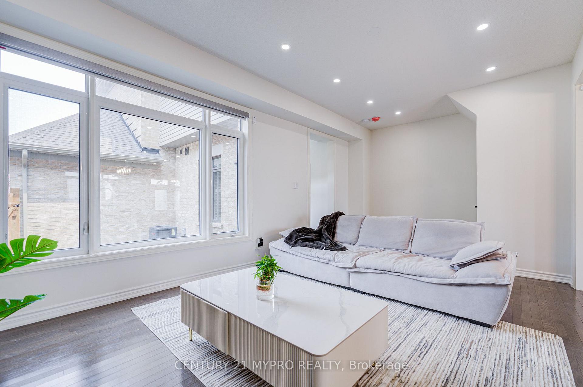 Photo 13 of 261 Coronation Road, Whitby, Rural Whitby — HOMEH